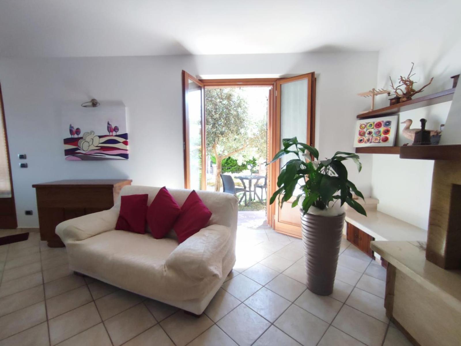 One-Bedroom Apartment with Garden View photo 1
