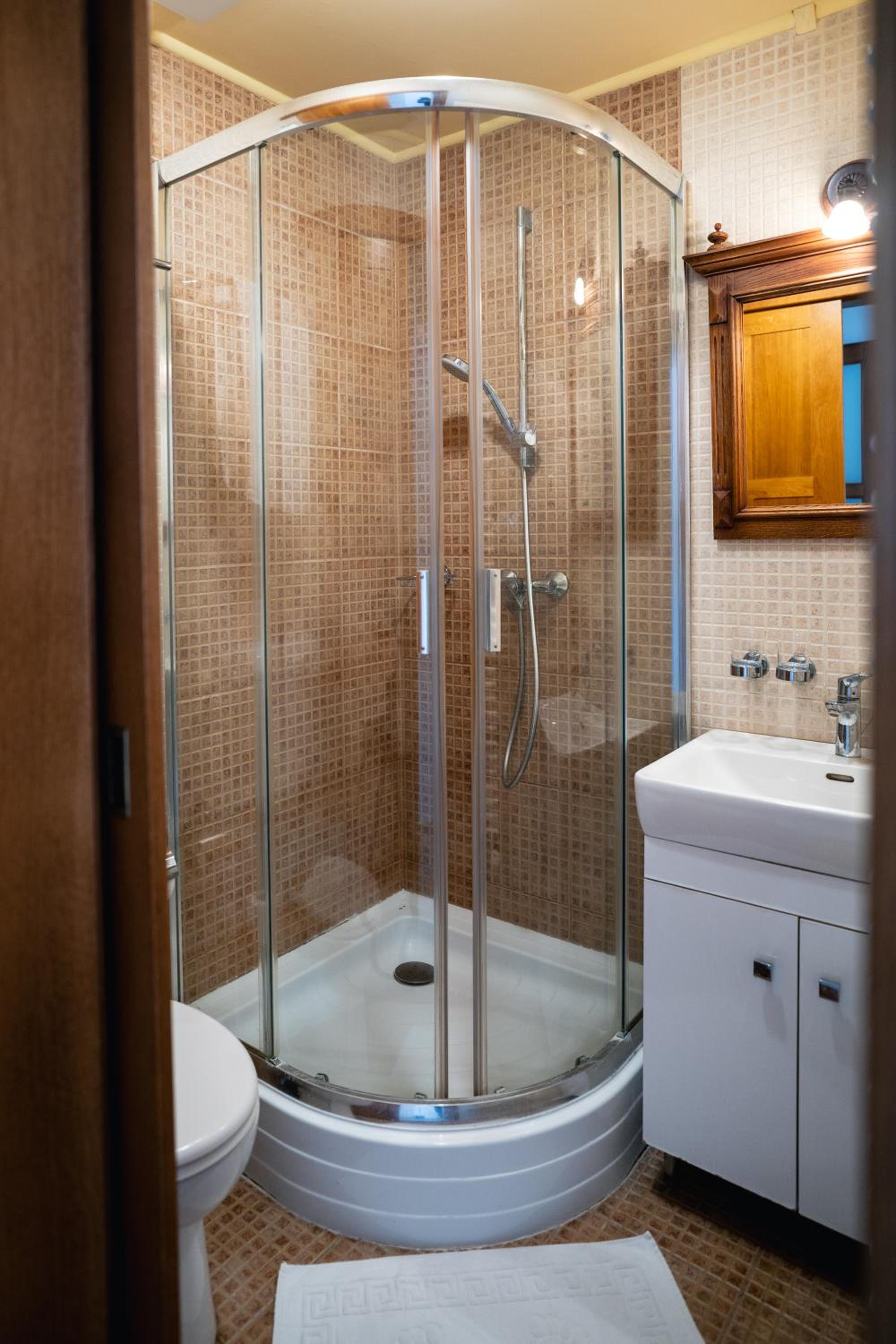 Standard Twin Room - Photo 3