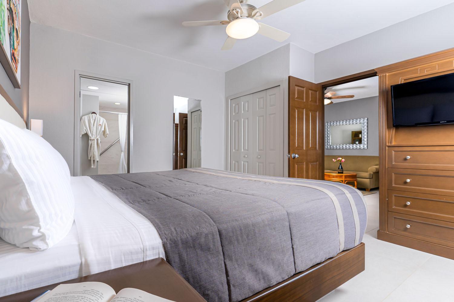  Superior Two-Bedroom Suite 