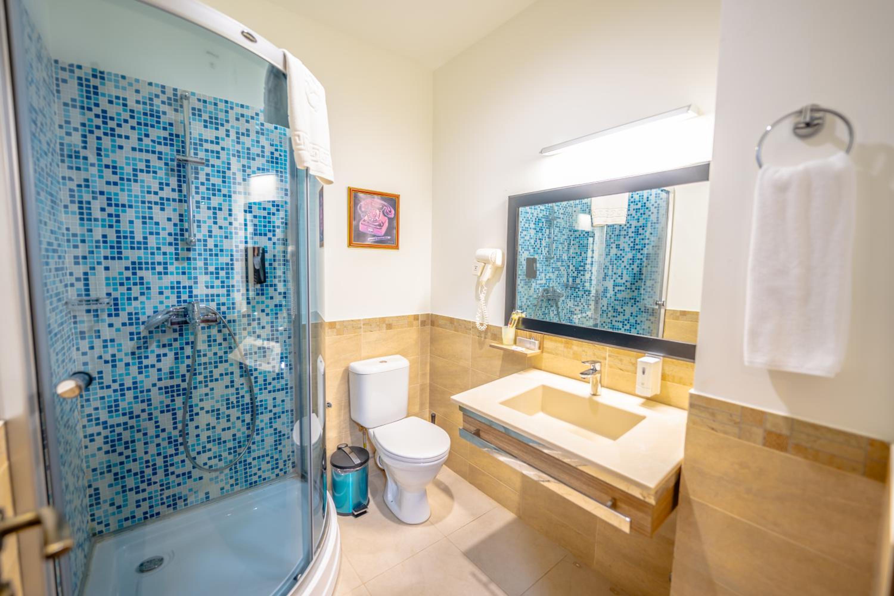 Standard Double Suite photo 3