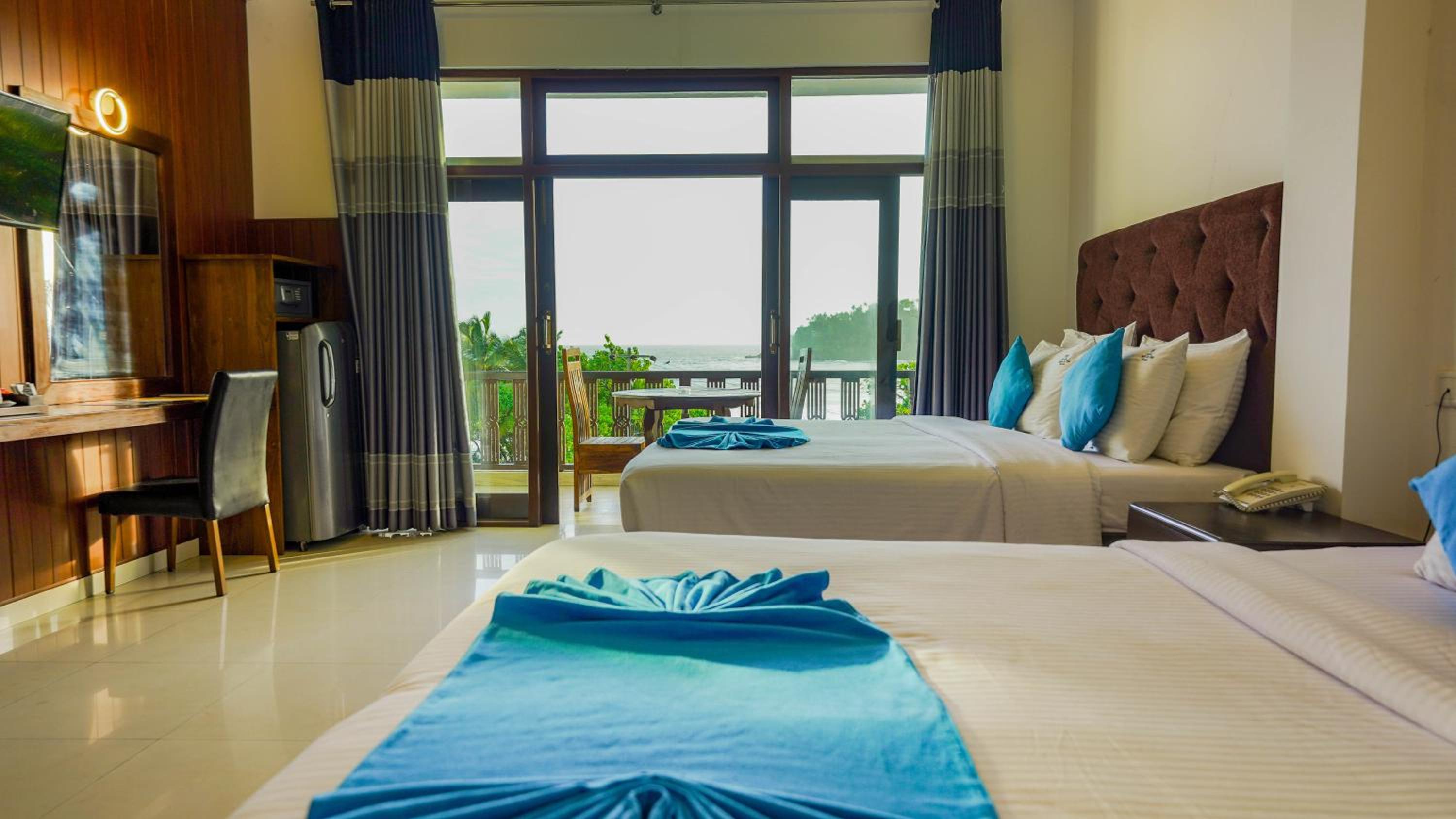 Deluxe Family Room with Sea View