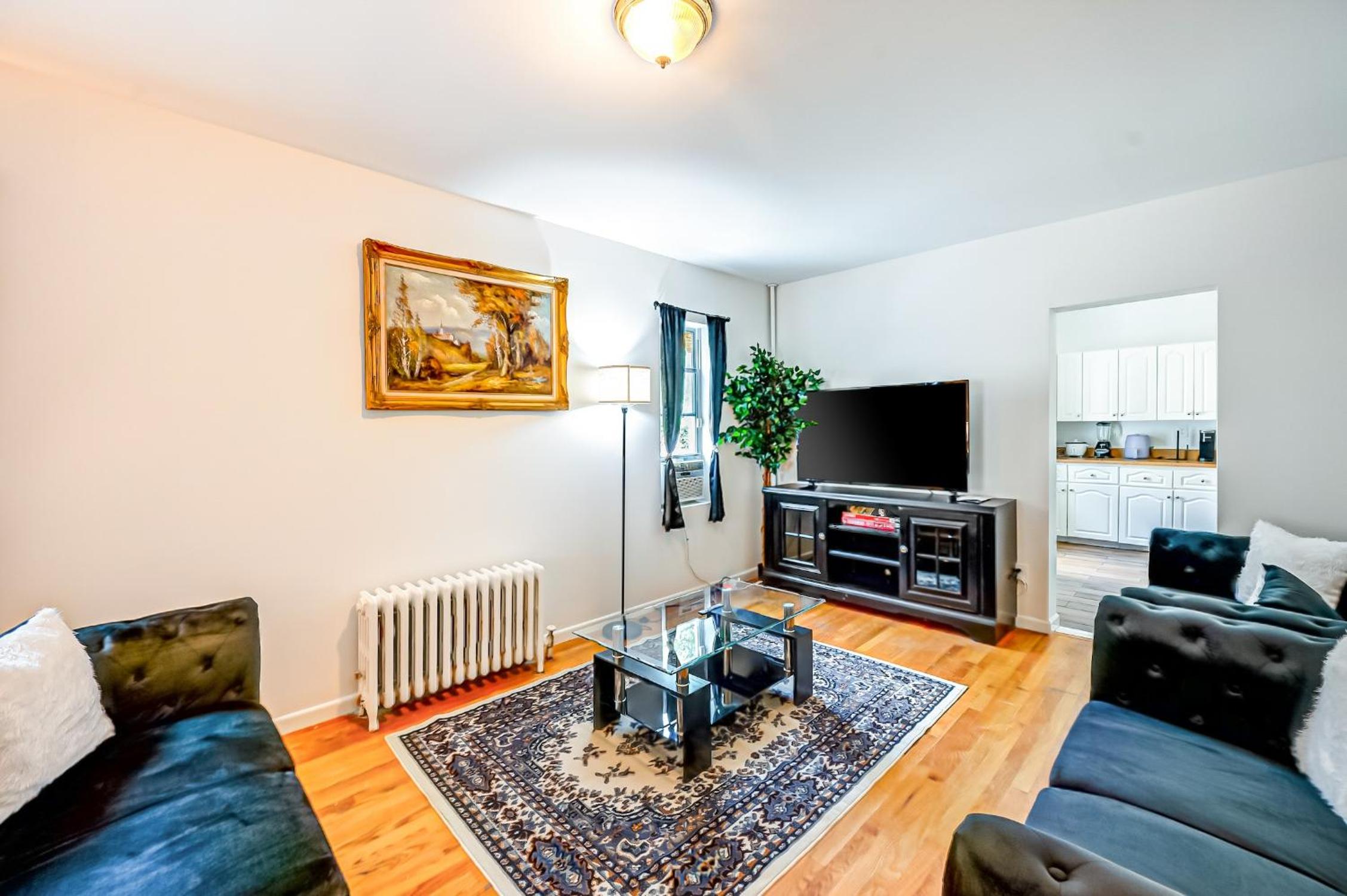 Three-Bedroom Apartment photo 1
