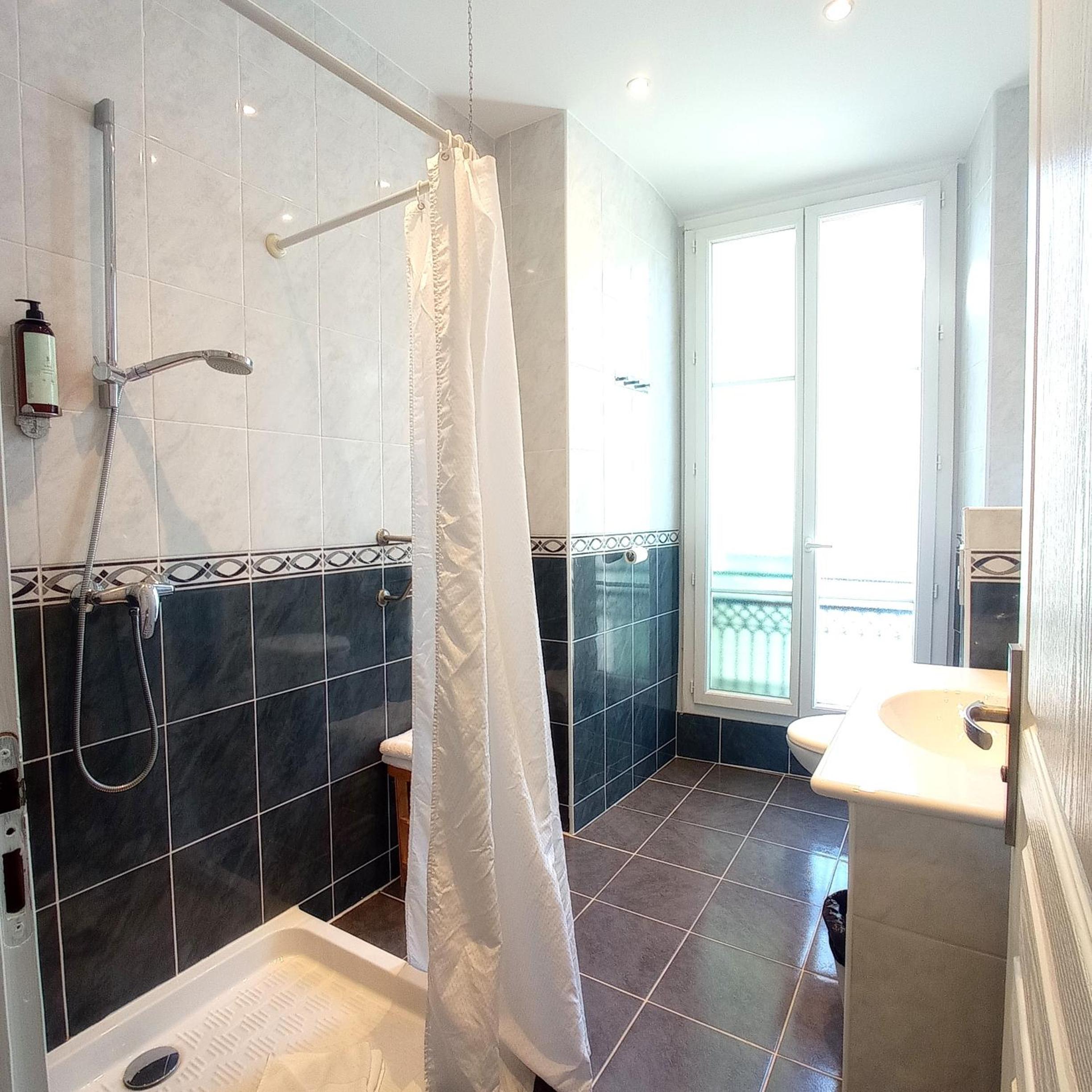 Superior Double or Twin Room - Photo 9