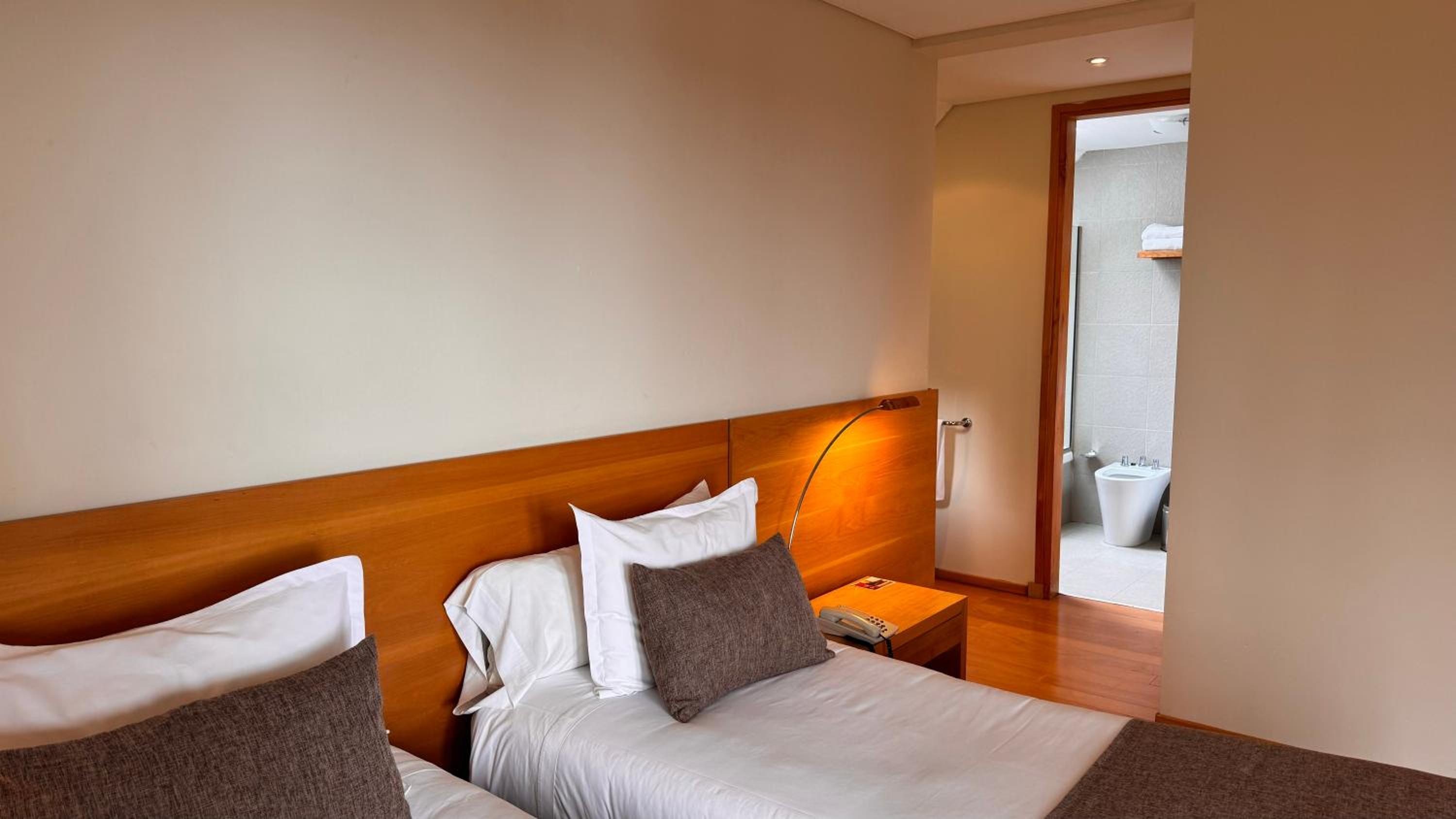 Standard Room thumbnail 5