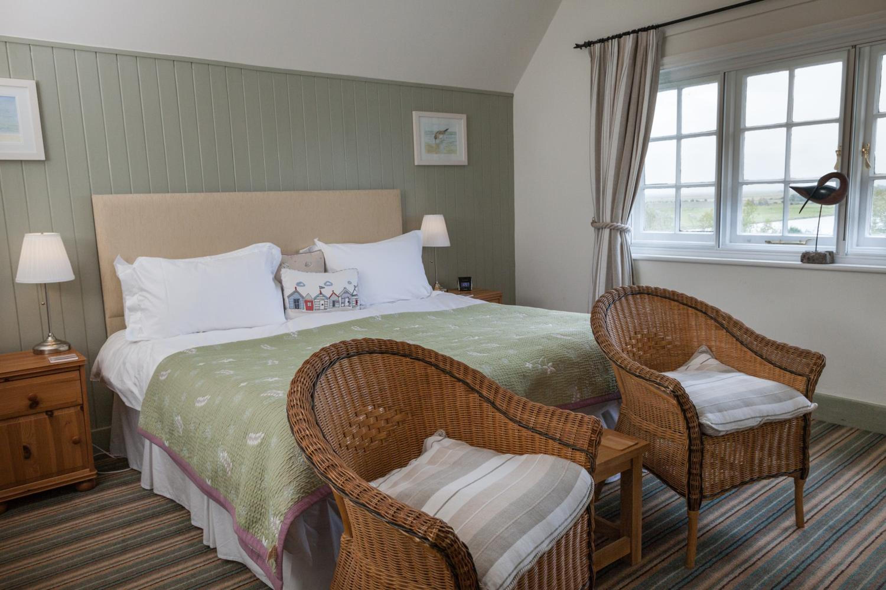 Deluxe Double or Twin Room with Garden View photo 3