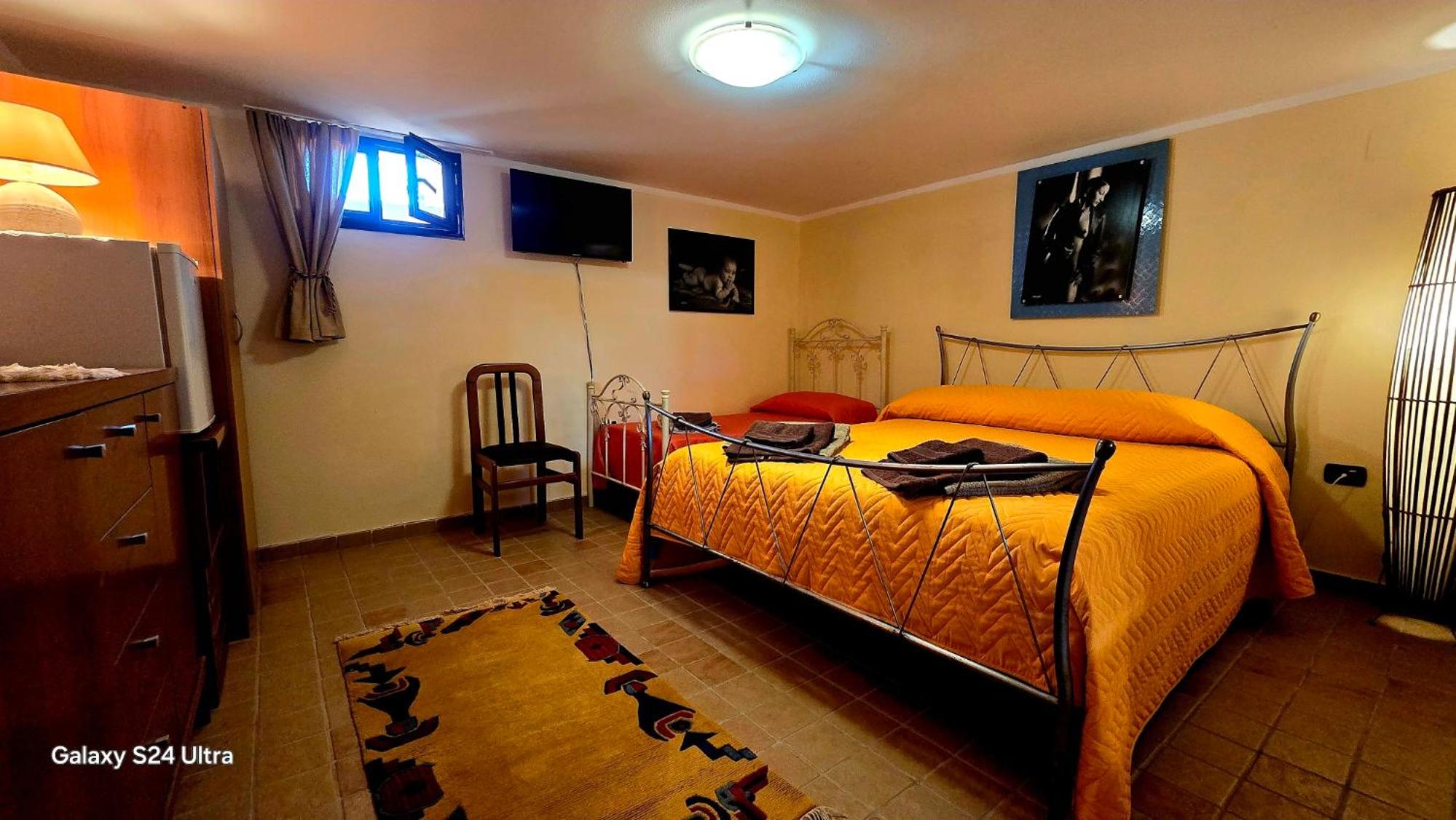 Double Room with Private External Bathroom photo 1