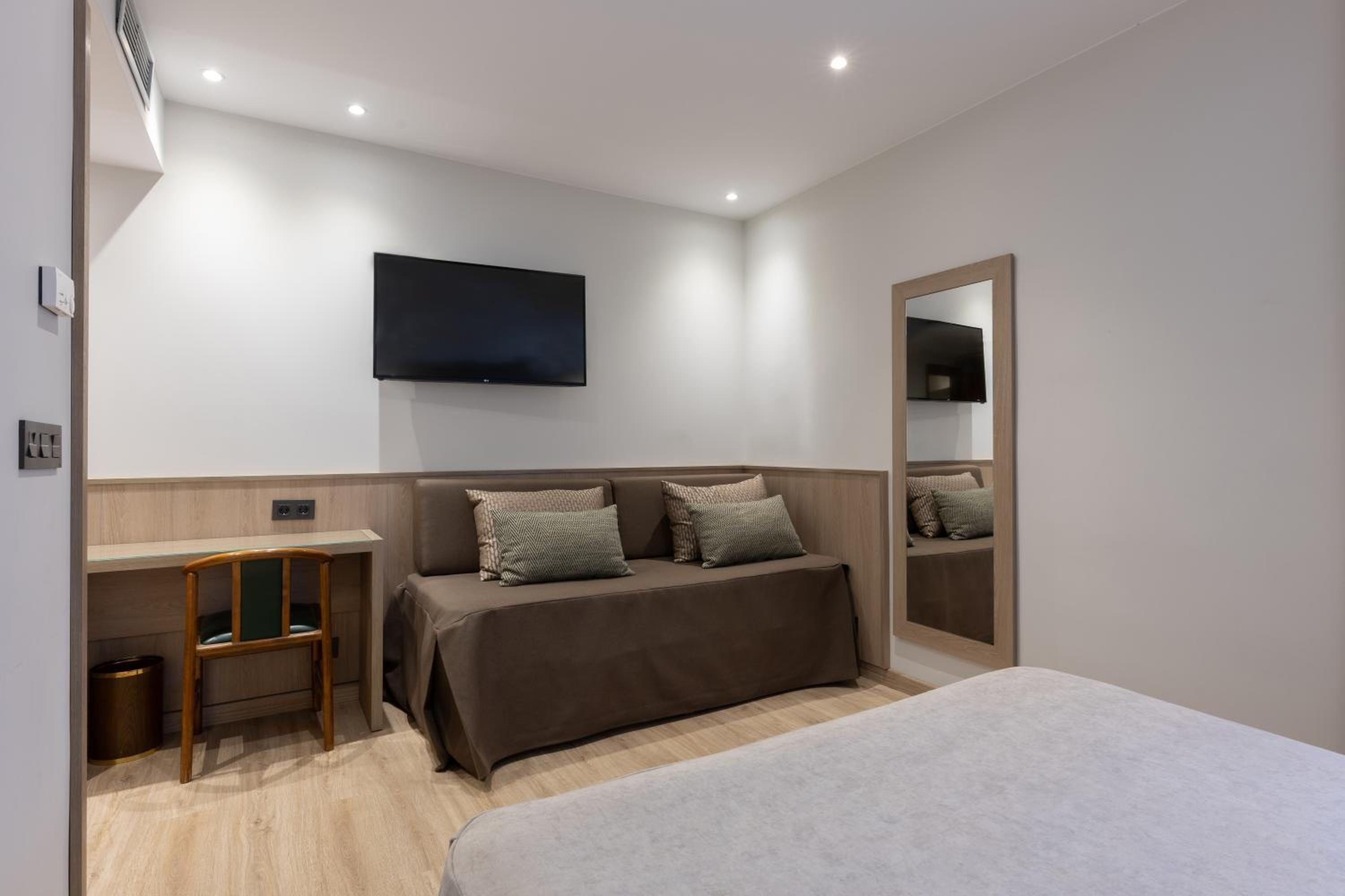 Triple Room - Photo 8