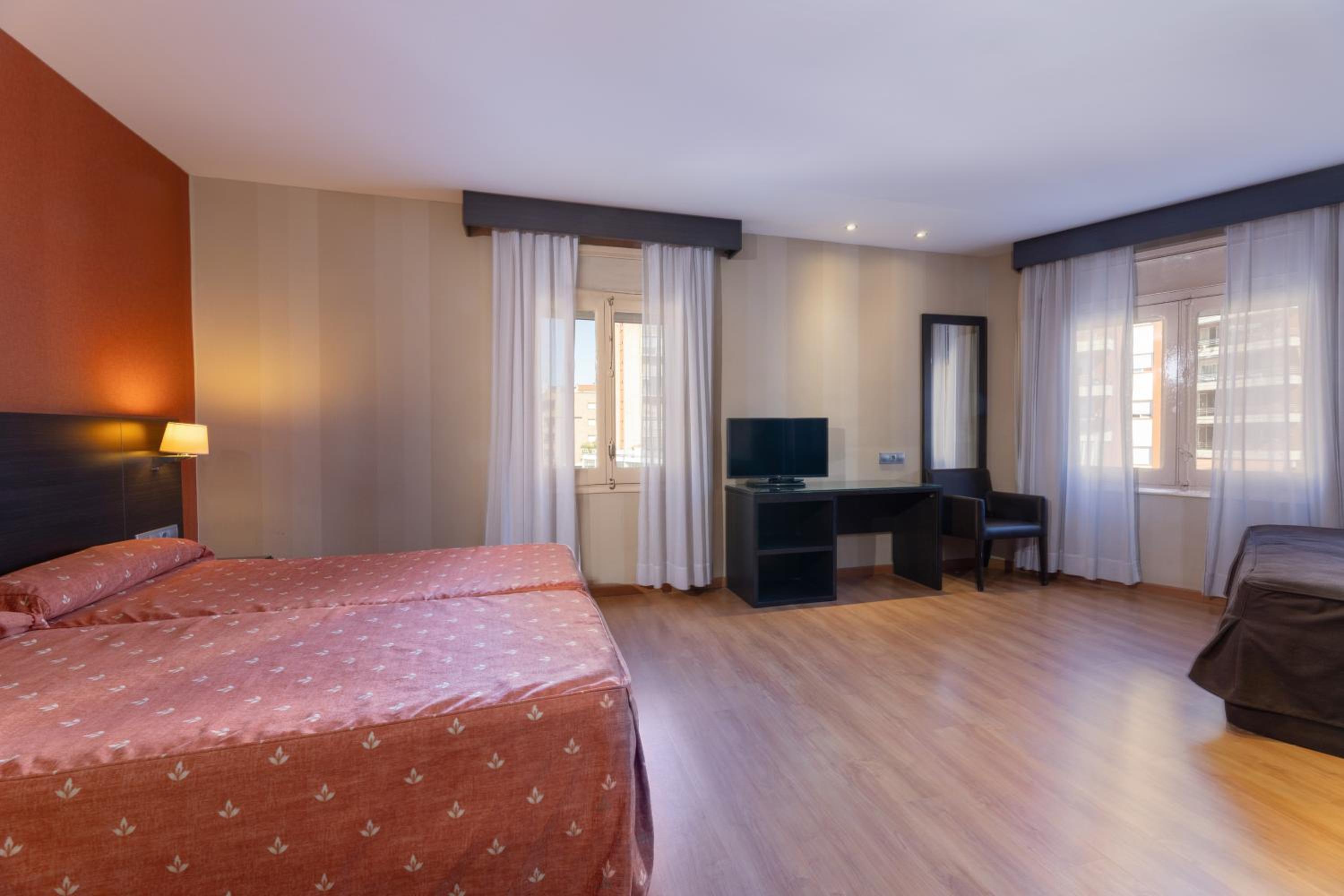 Triple Room - Photo 16