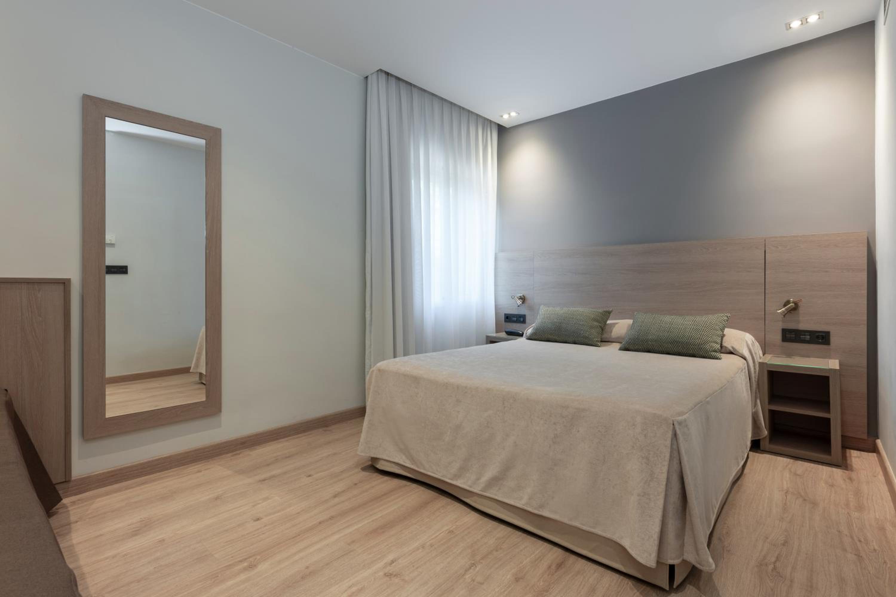Triple Room - Photo 19