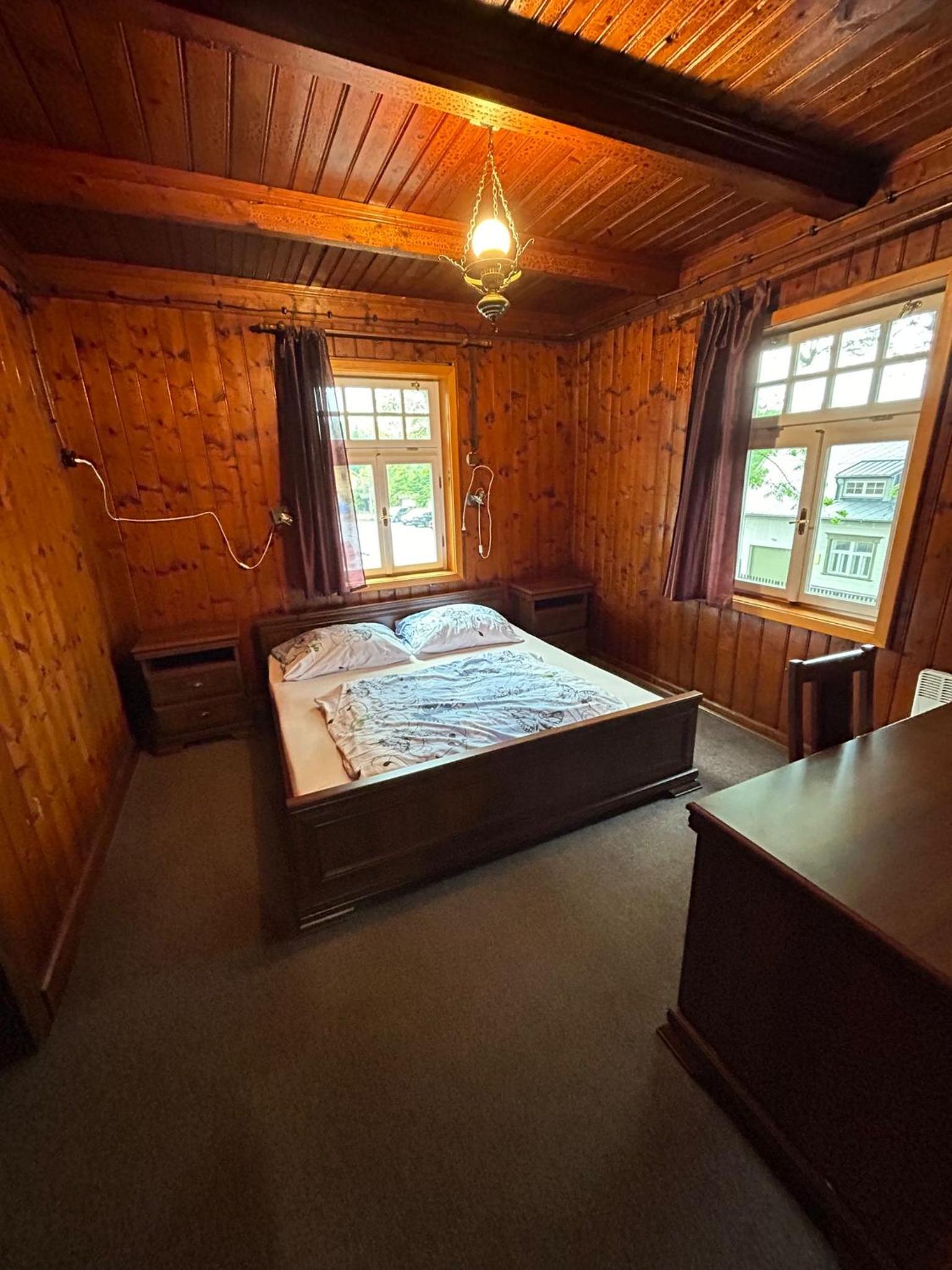 Family Room with Private Bathroom photo 3