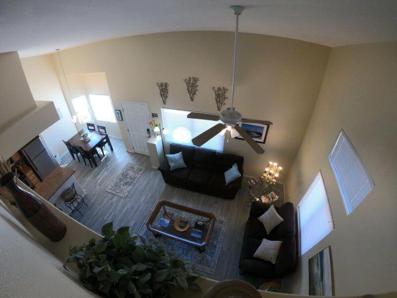 Three-Bedroom Apartment photo 1