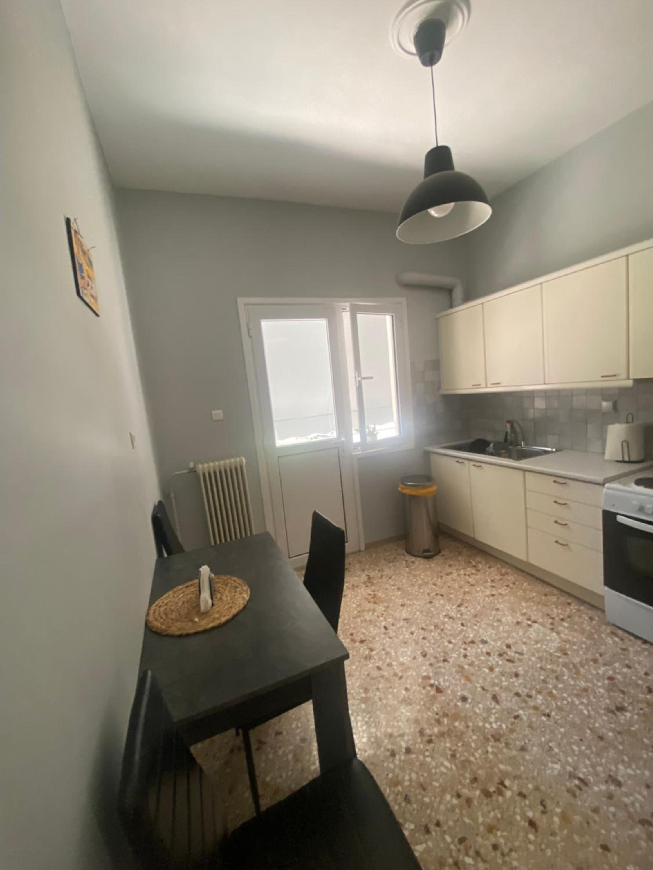 One-Bedroom Apartment photo 3
