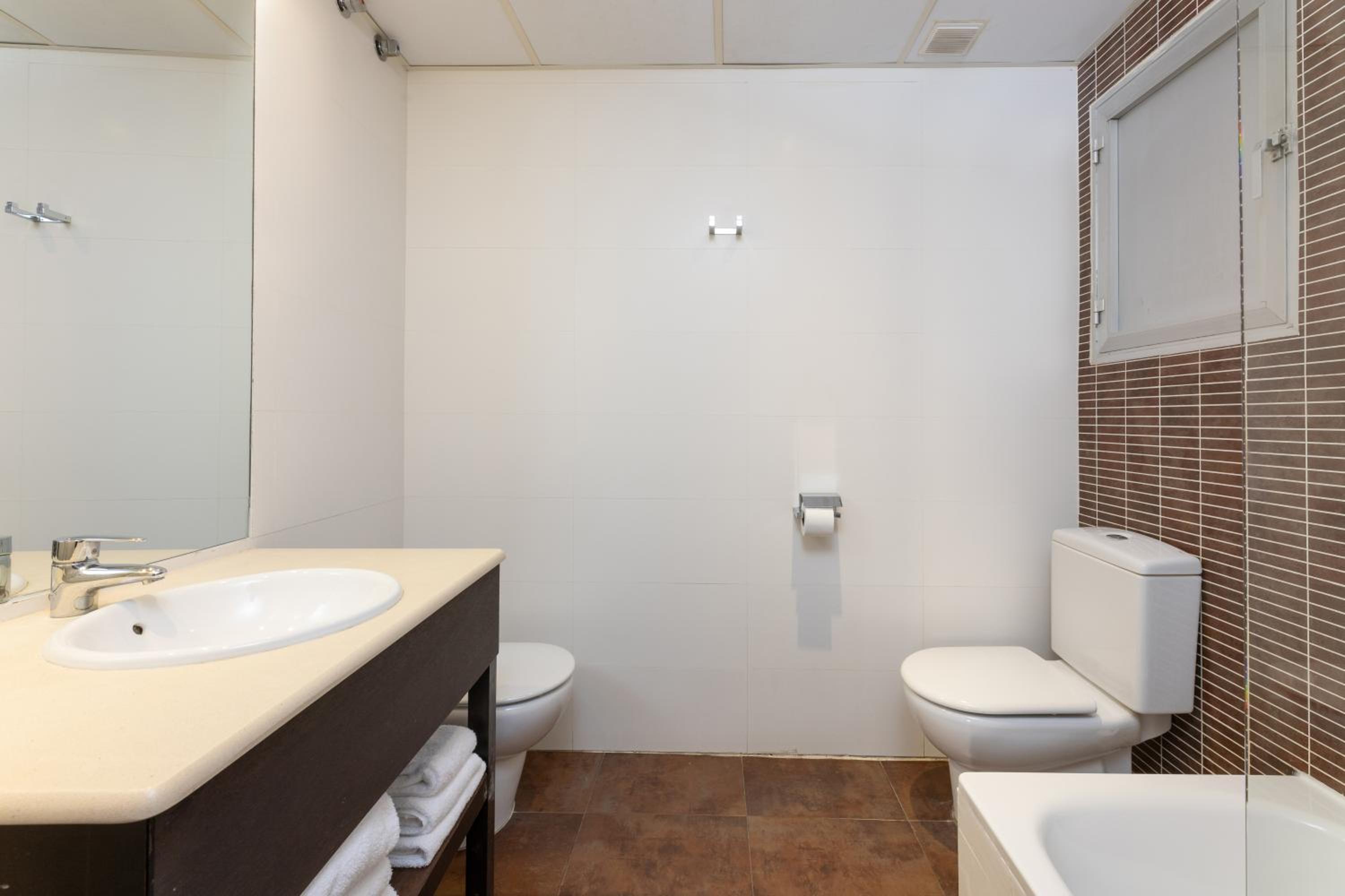 Triple Room - Photo 13