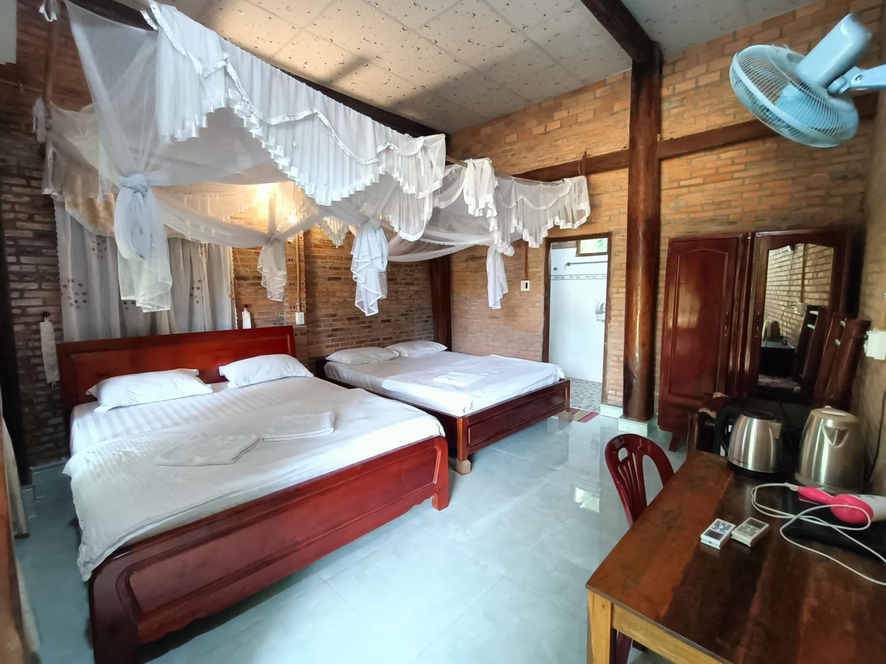 Superior Quadruple Room with River View