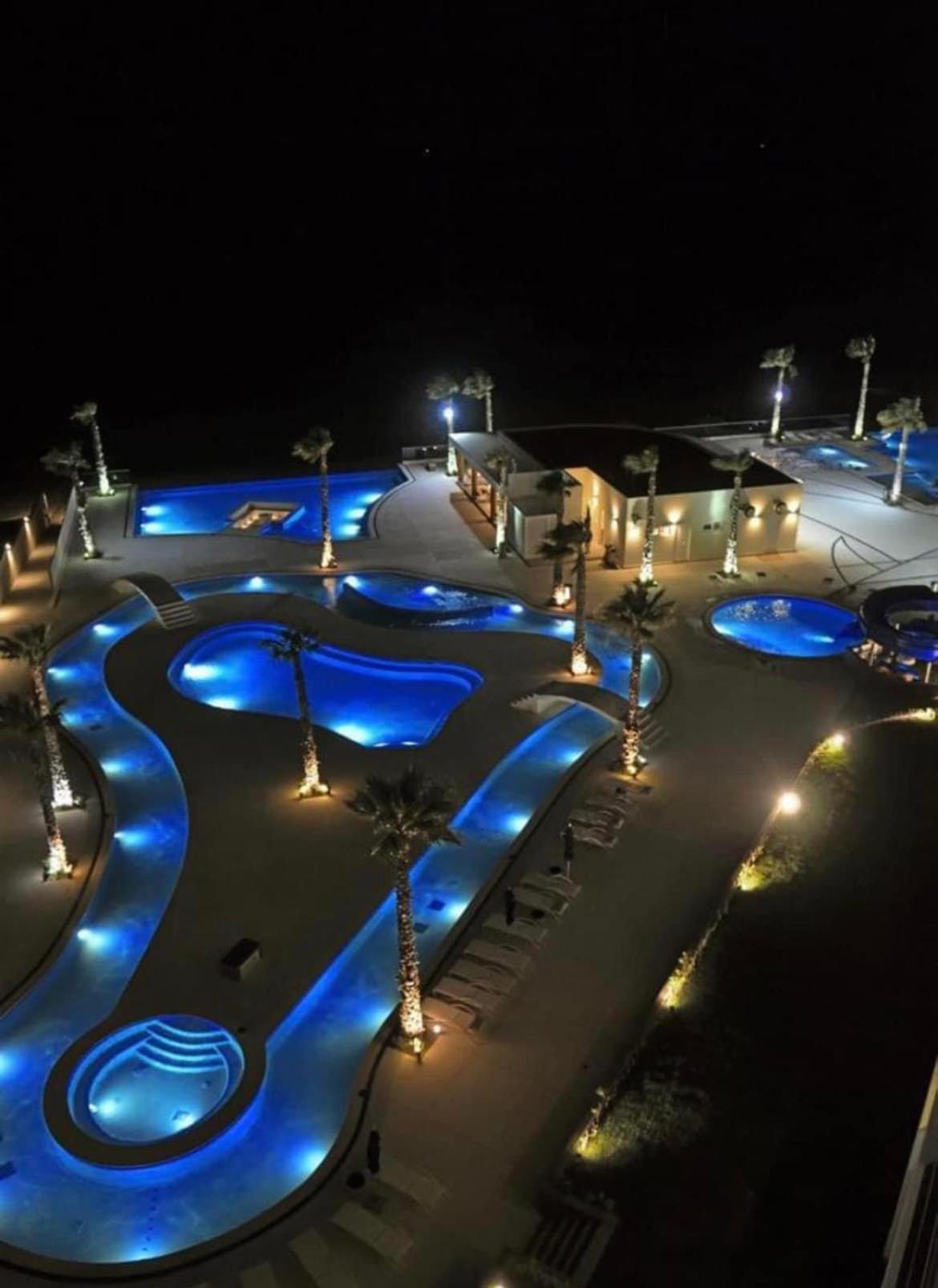Two-Bedroom Deluxe Apartment with Ocean View photo 3