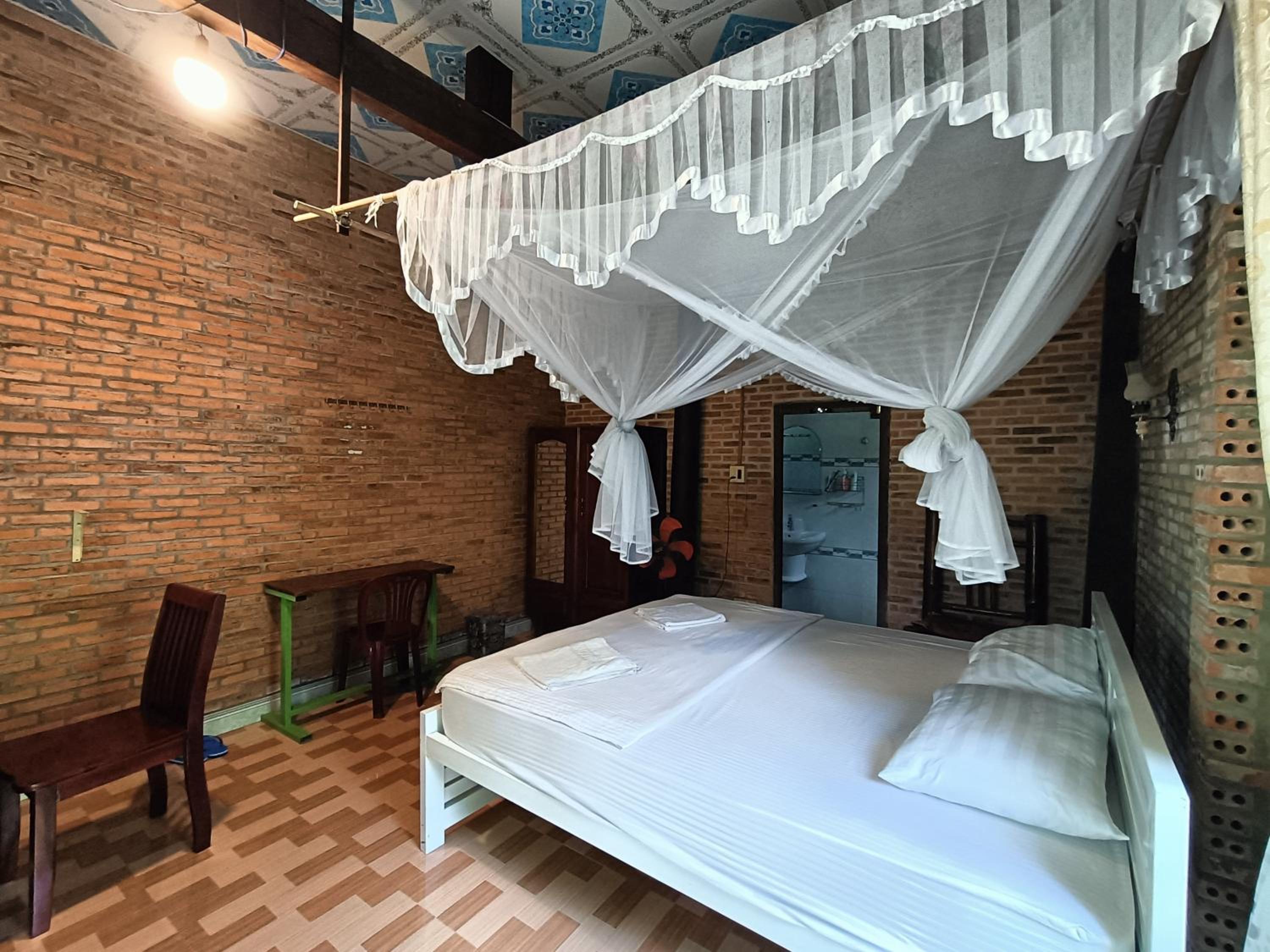 Superior Double Room with River View - Photo 7