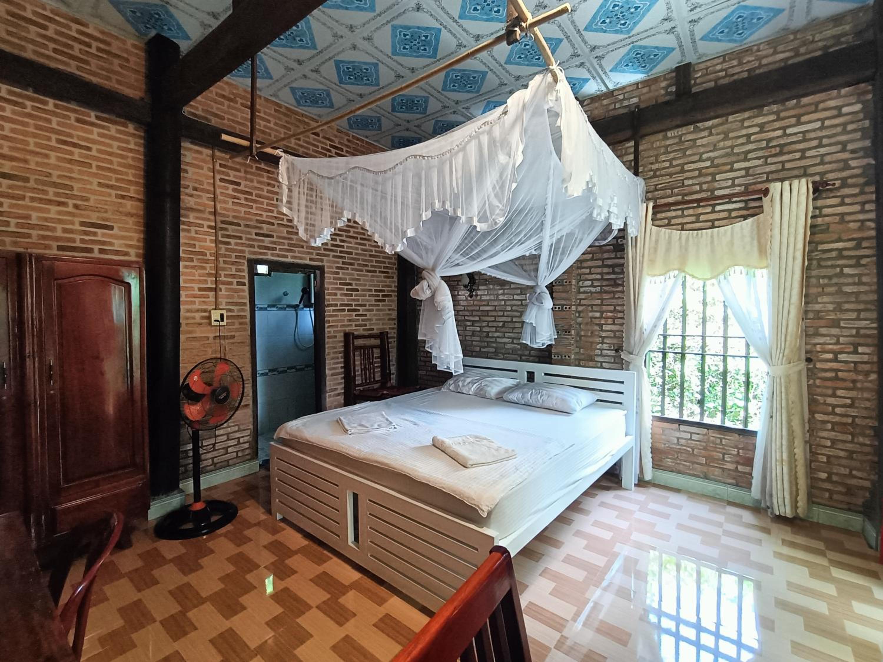 Superior Double Room with River View - Photo 6