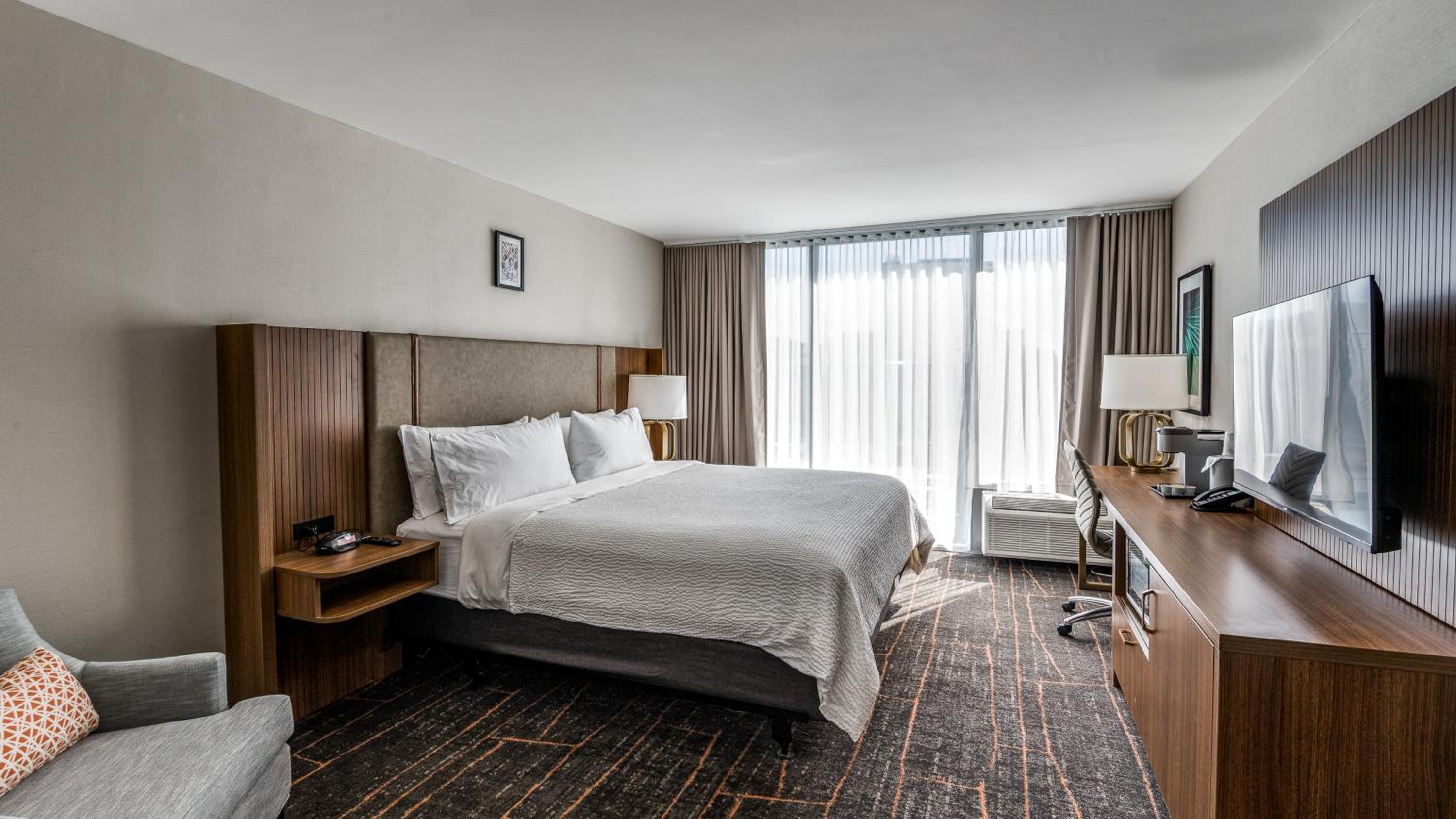 Standard King Room - Photo 2