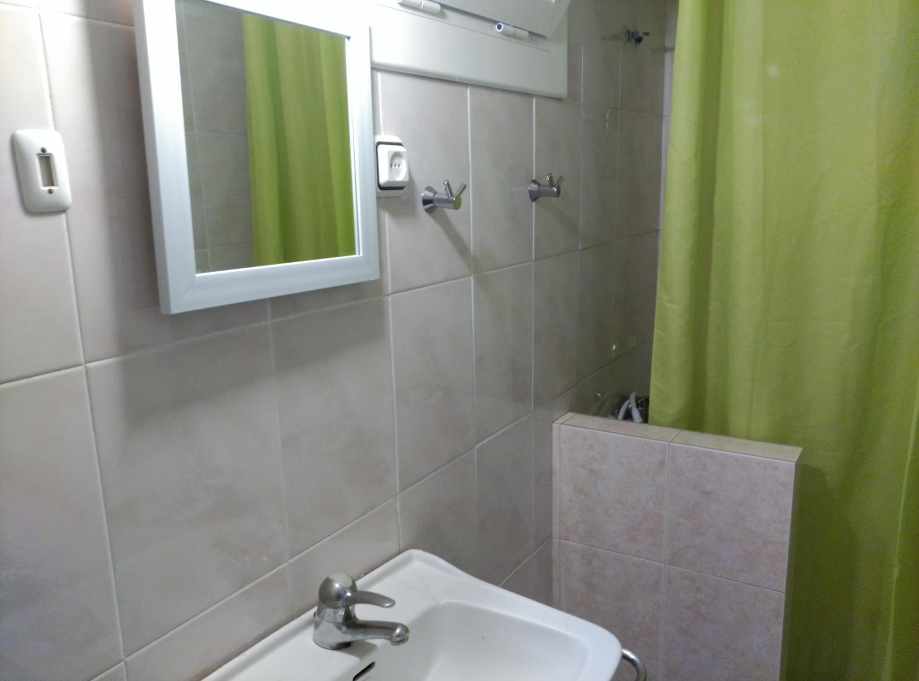 Single Room with Shared Bathroom photo 2