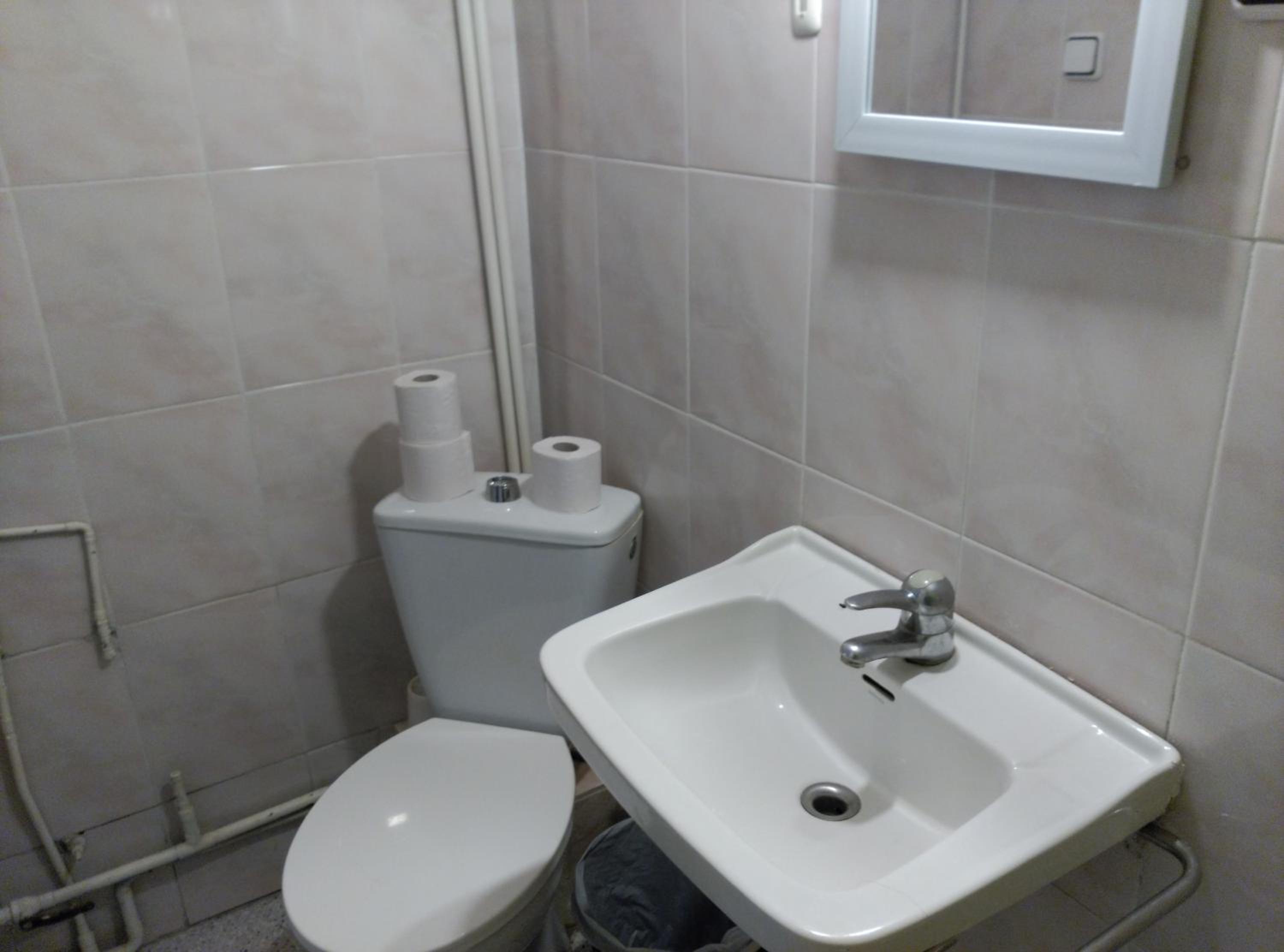 Twin Room with Shared Bathroom photo 3