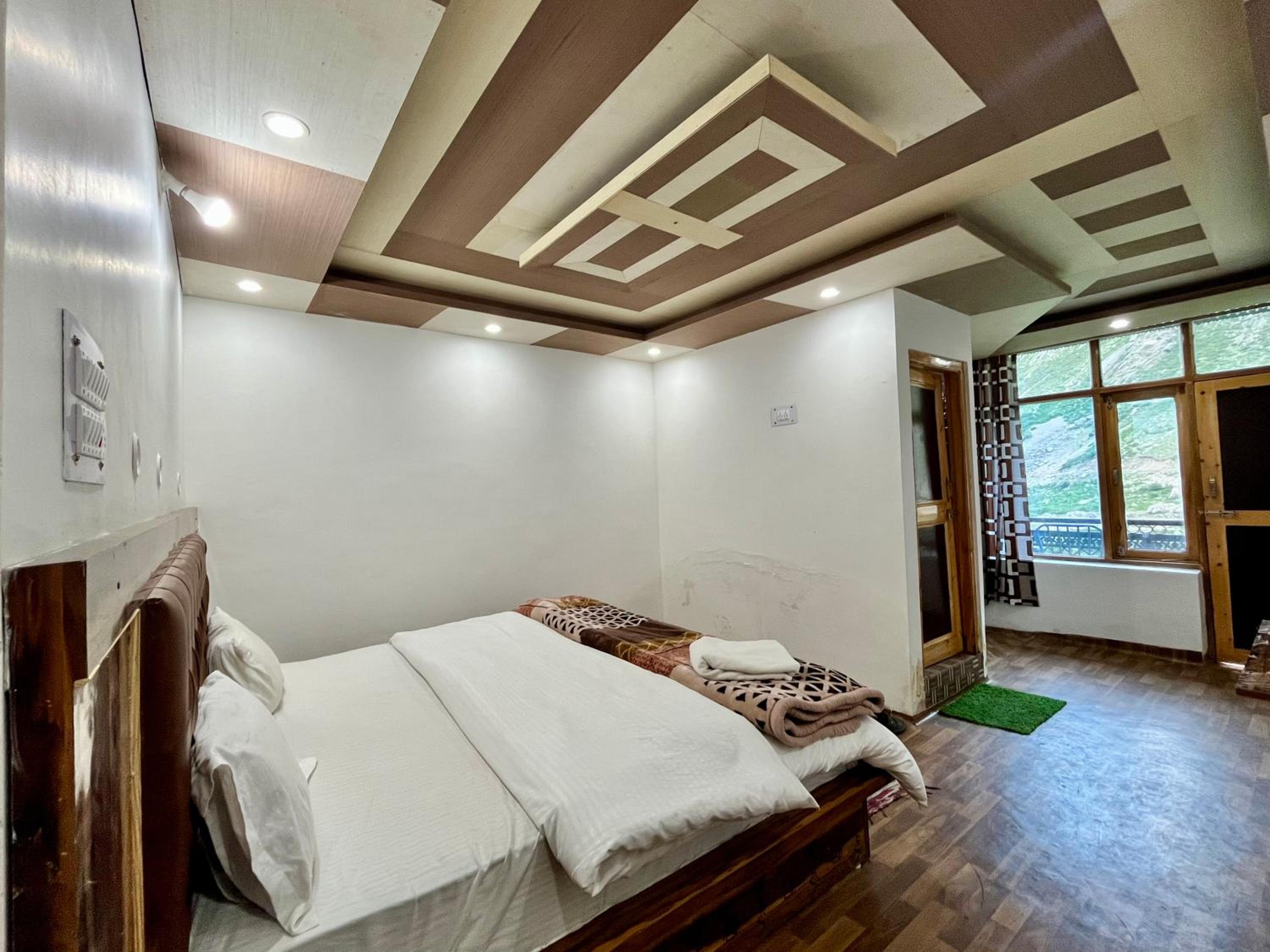 Deluxe Double Room With Balcony photo 1