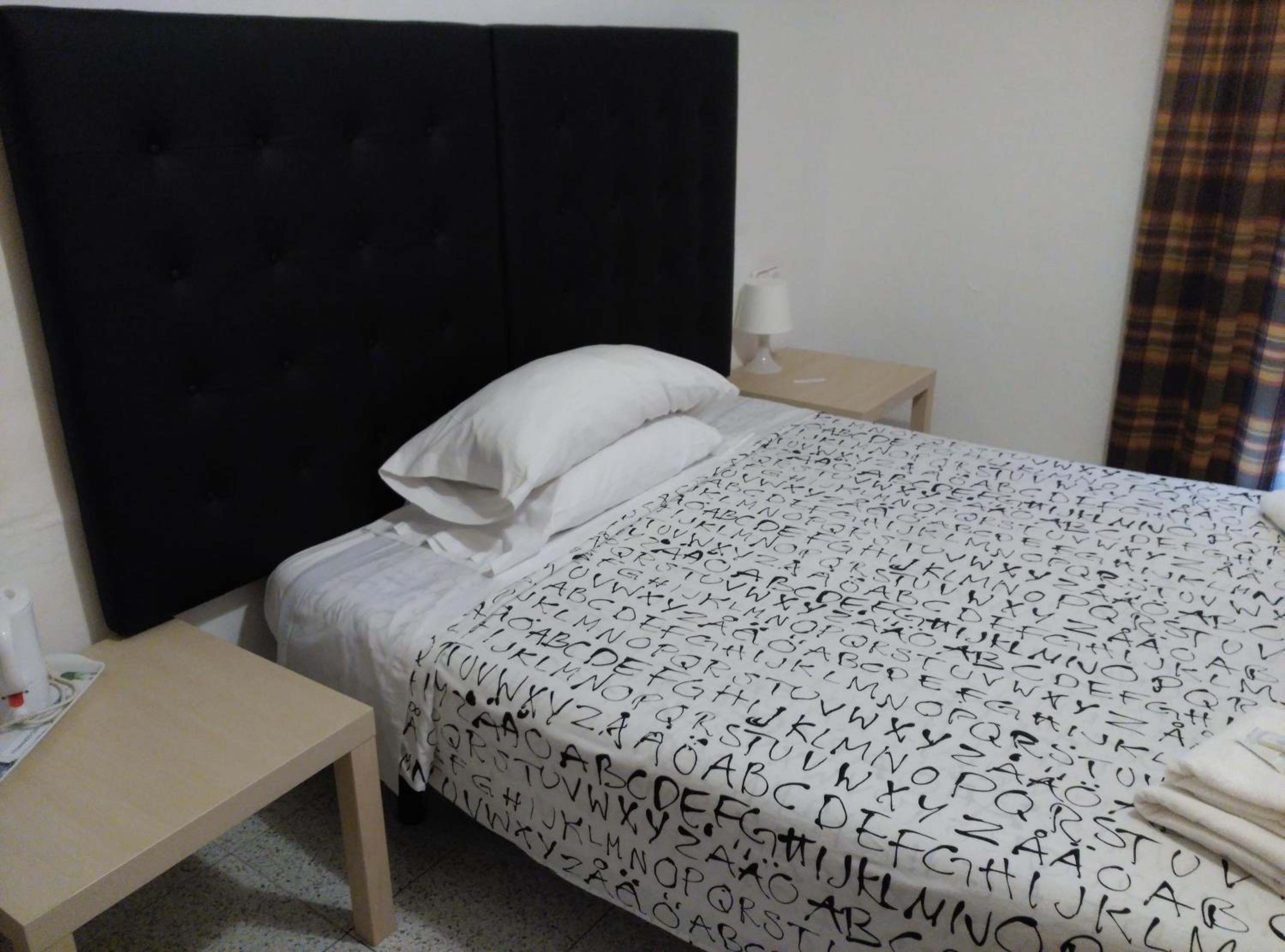 Double or Twin Room with Private Bathroom photo 3