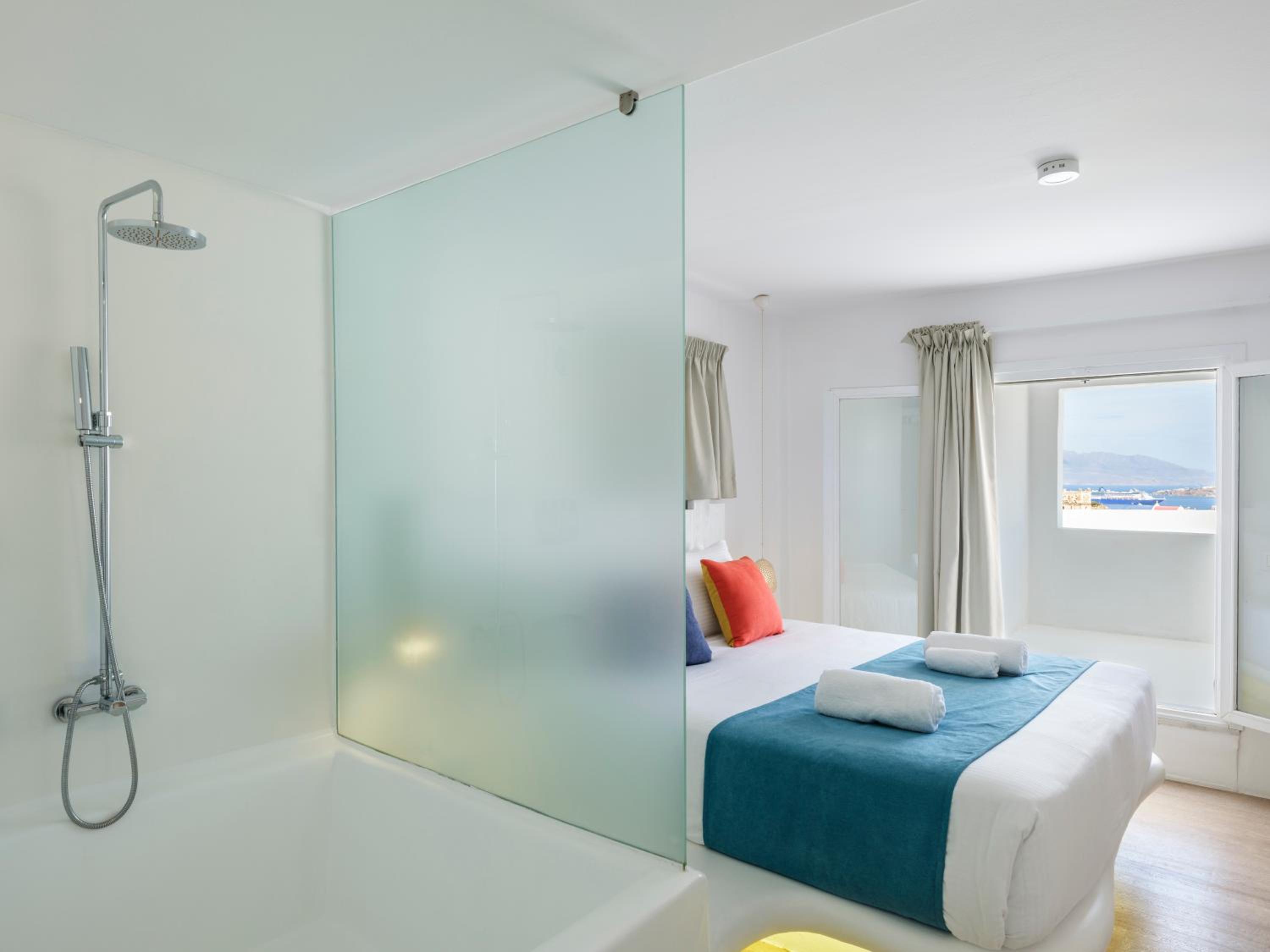 Deluxe Double Room With Side Sea View
