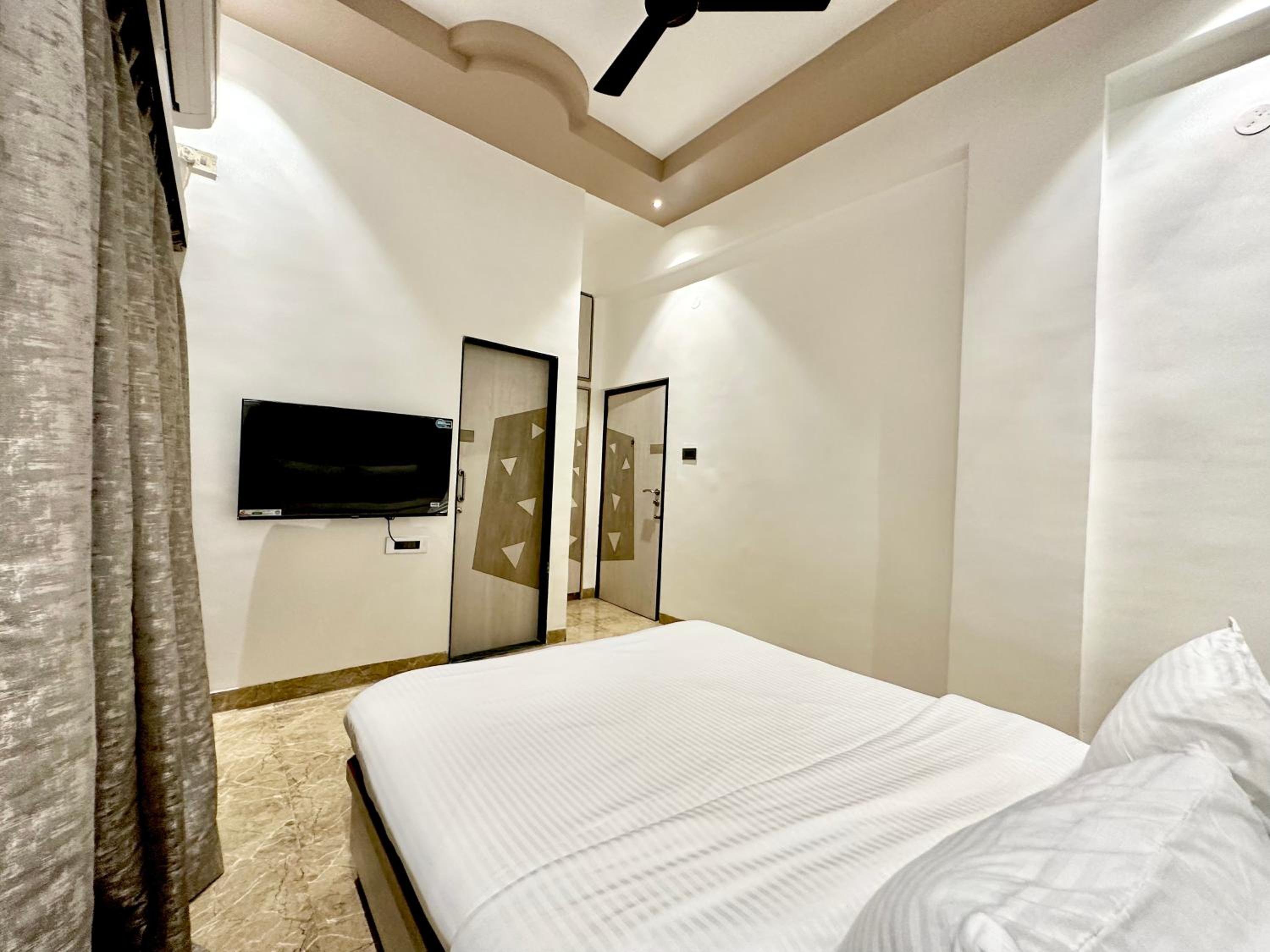 Standard Double Room photo 3