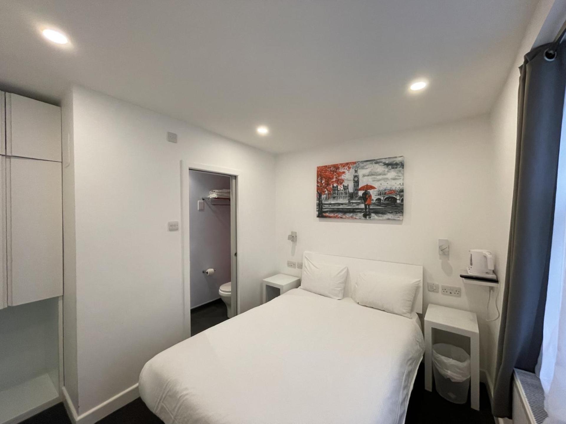 Budget Double Room photo 1