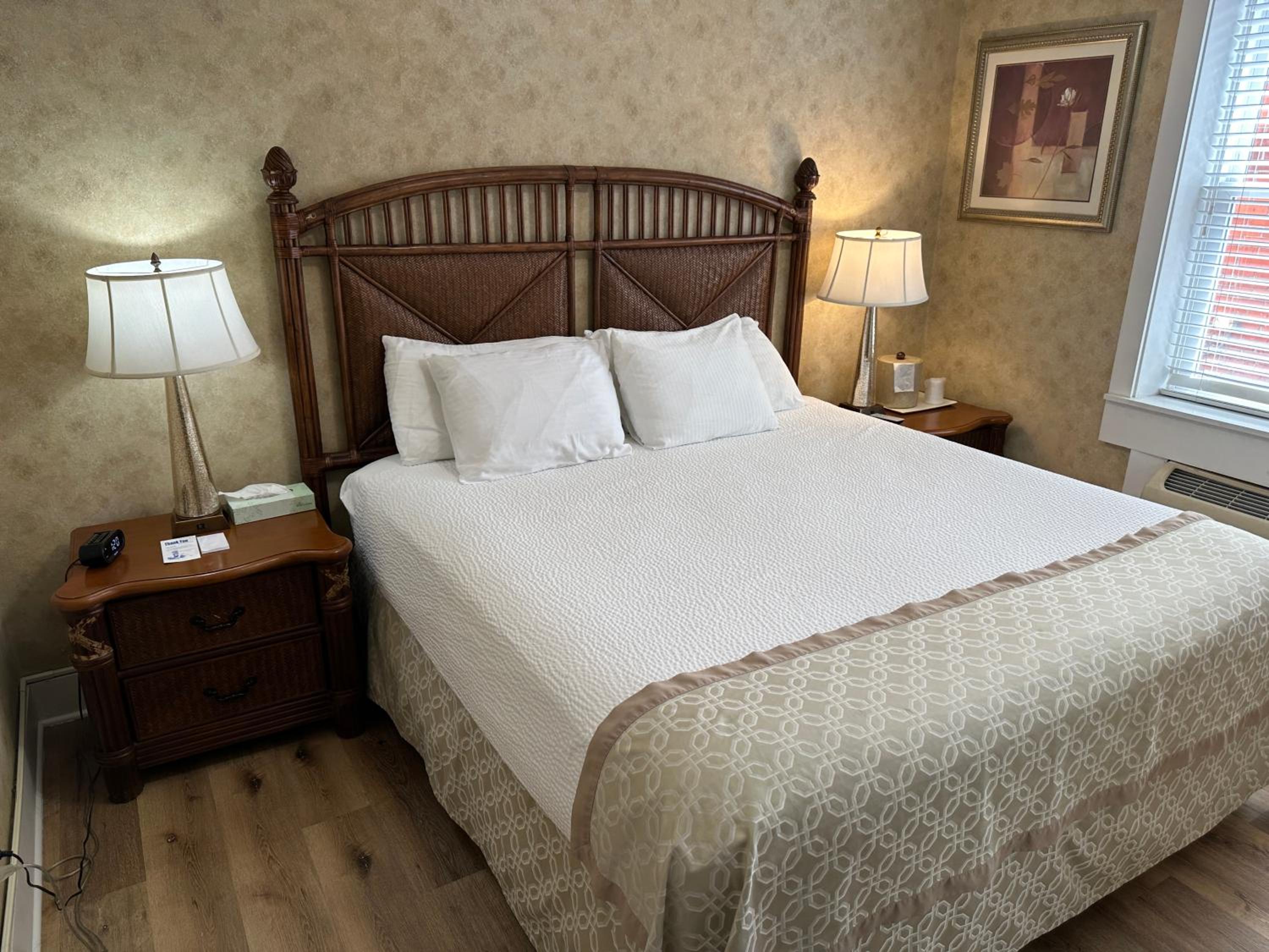 Deluxe King Suite