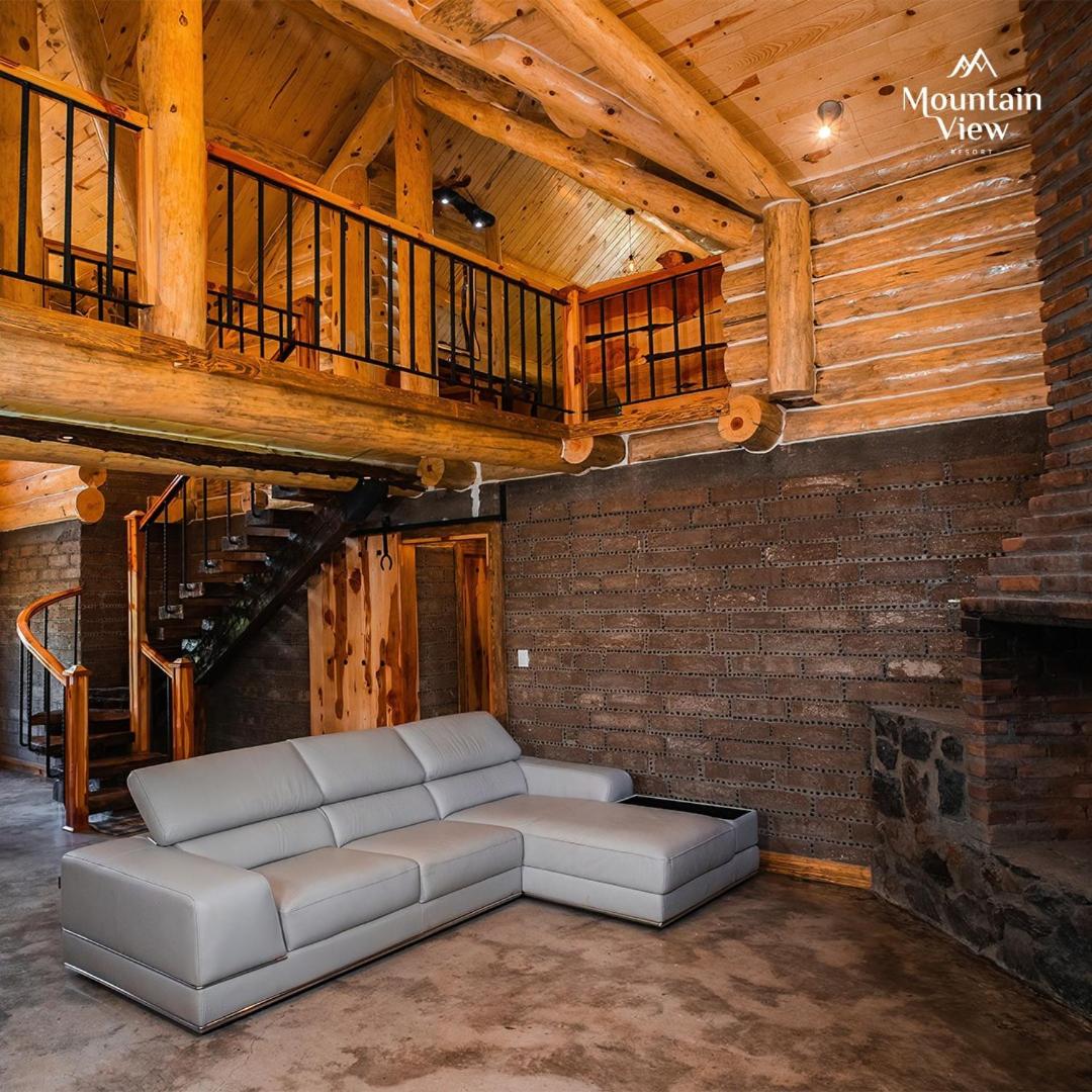 Deluxe Family Suite photo 1