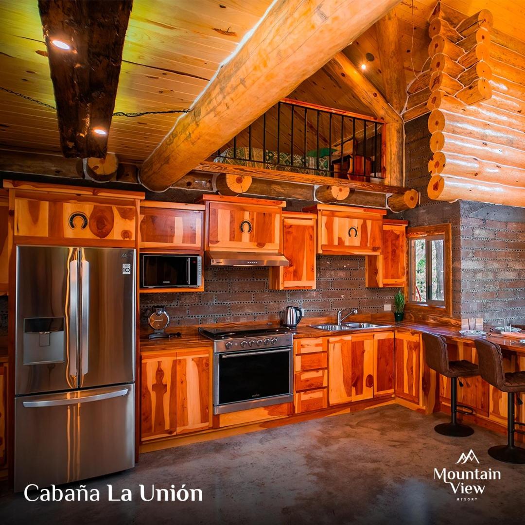 Deluxe Family Suite photo 2