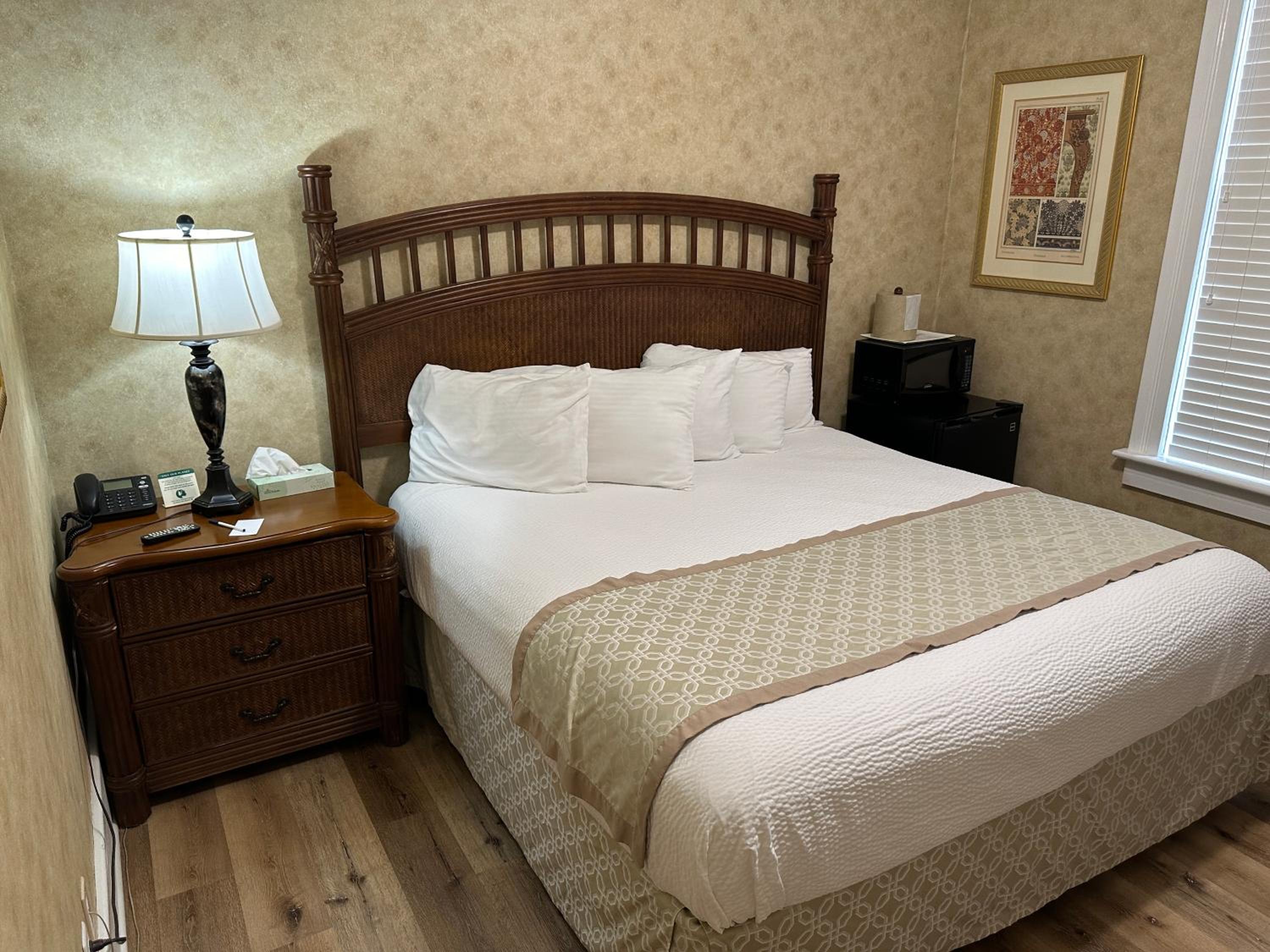 Deluxe King Suite
