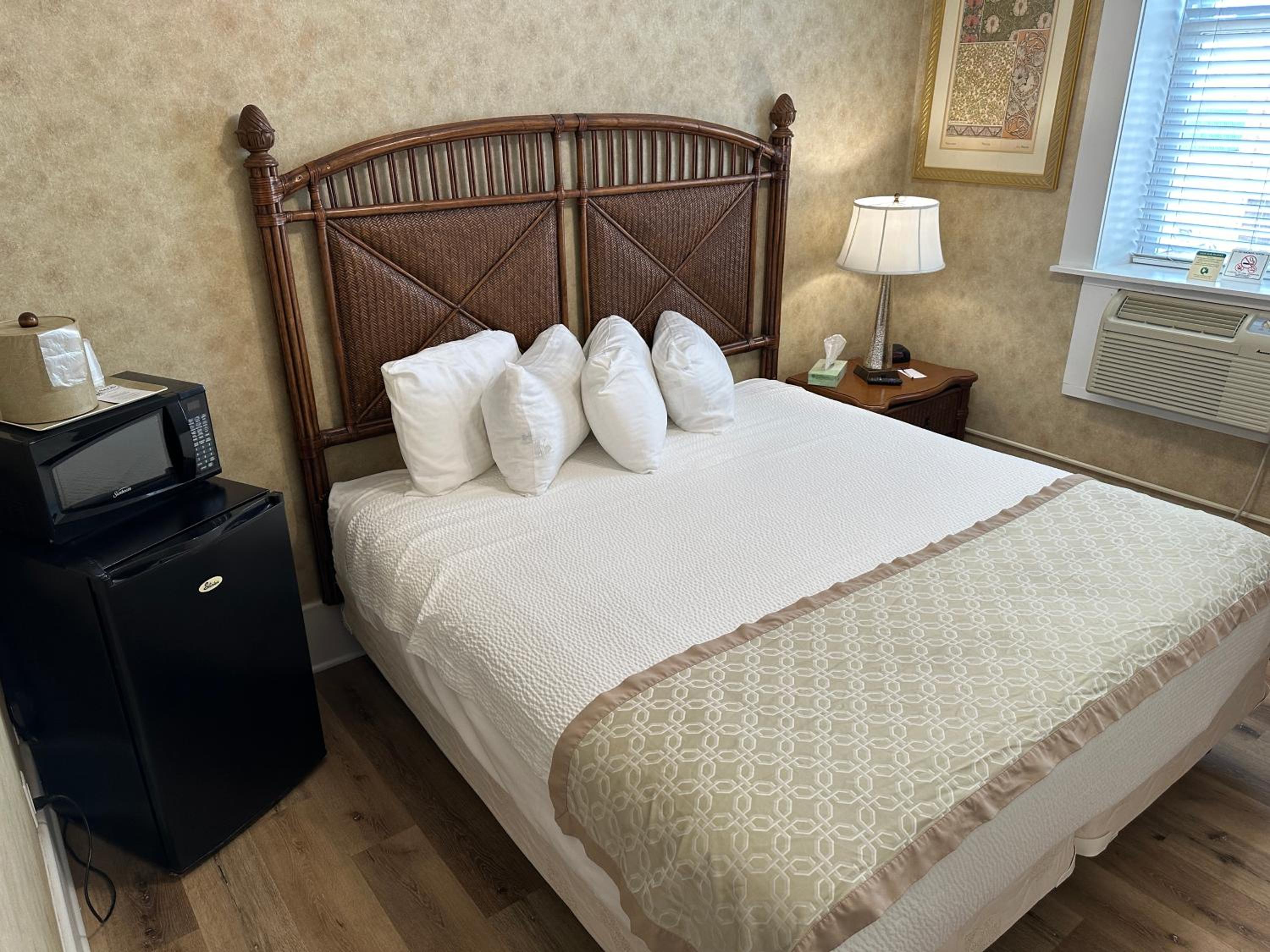 Deluxe King Suite