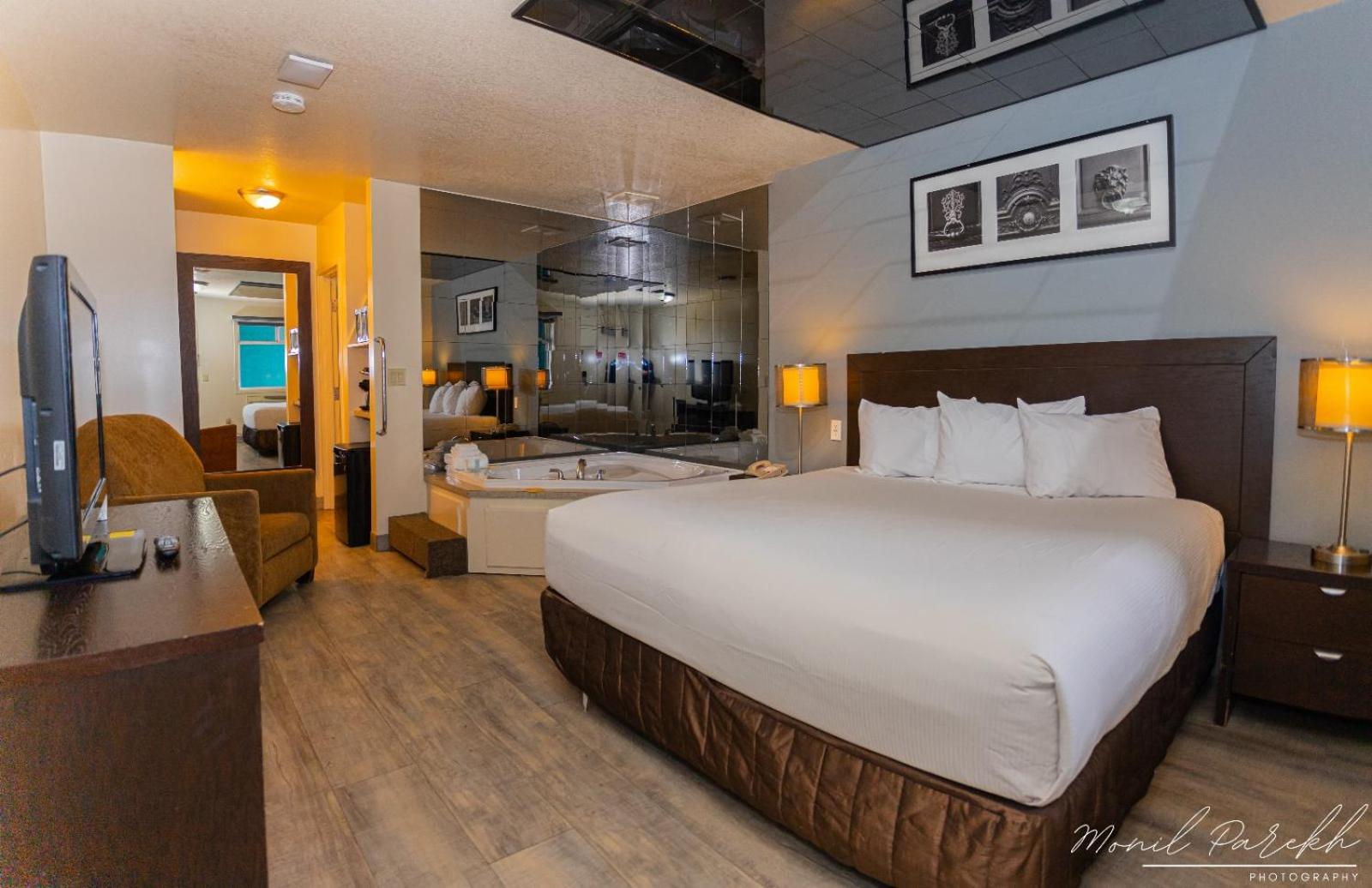 Deluxe Suite - Photo 3