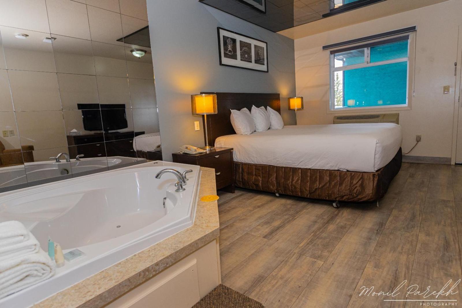 Deluxe Suite - Photo 1