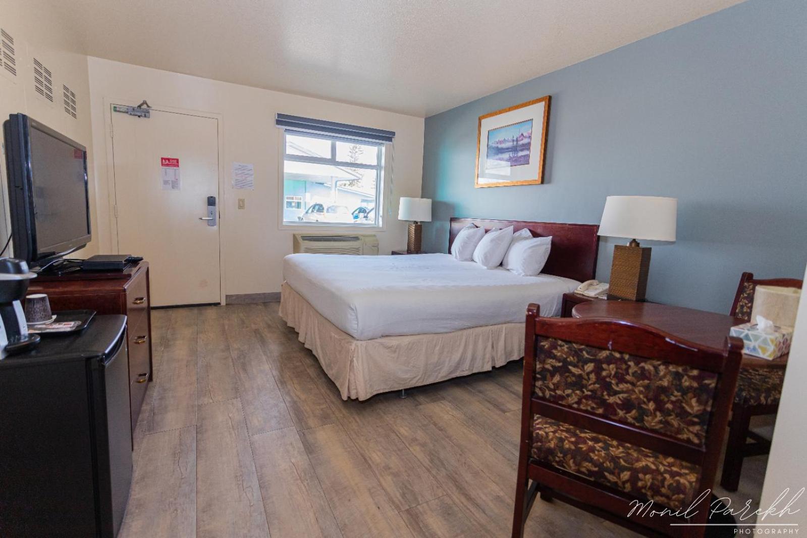 Deluxe King Room - Photo 2