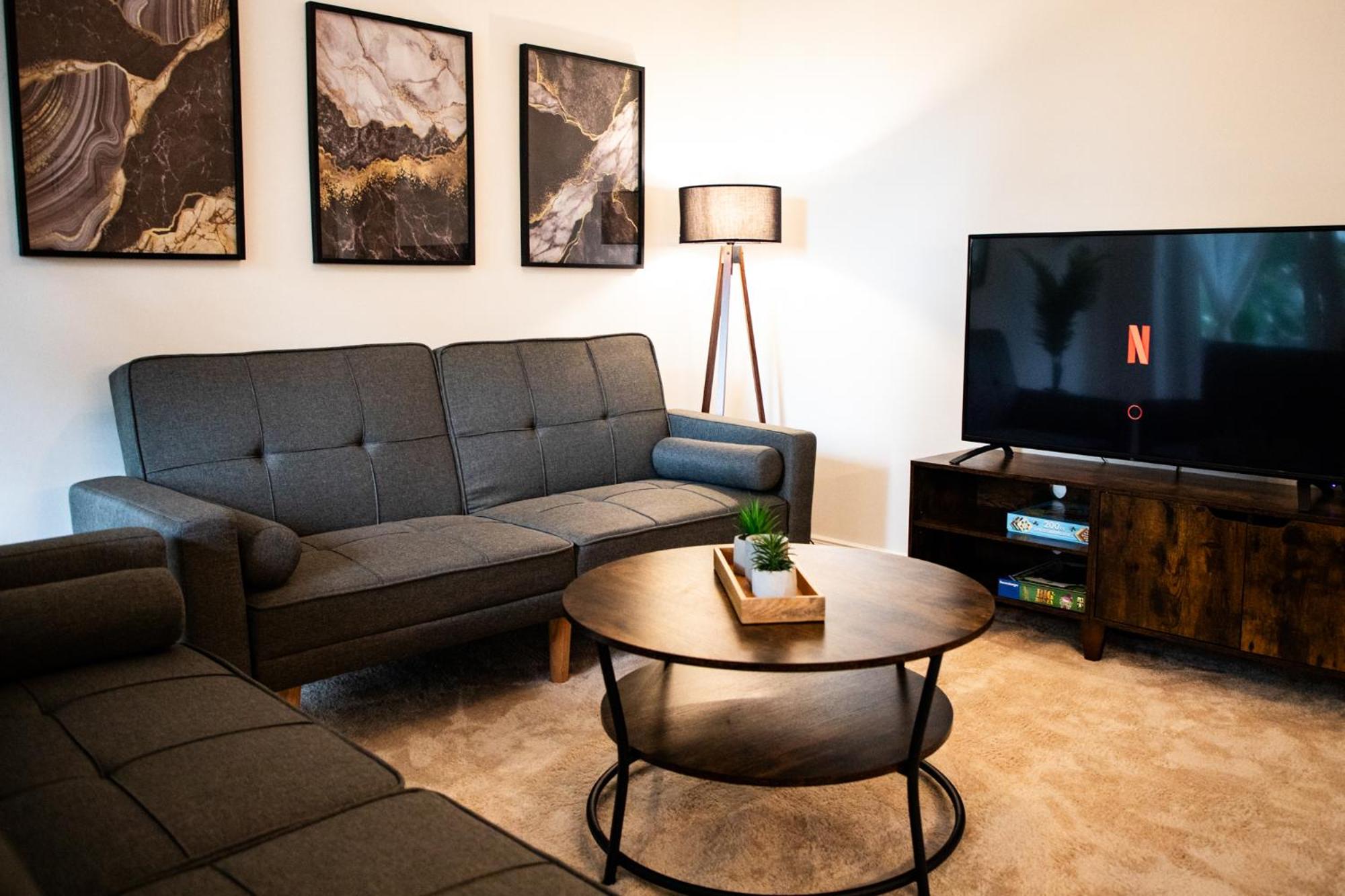 Two-Bedroom Apartment photo 2