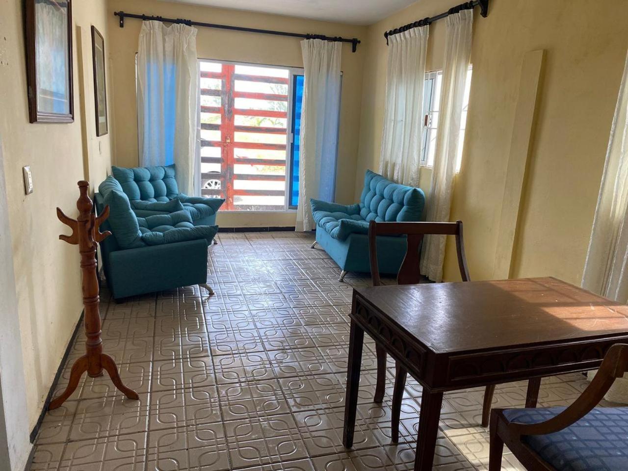 One-Bedroom House photo 2