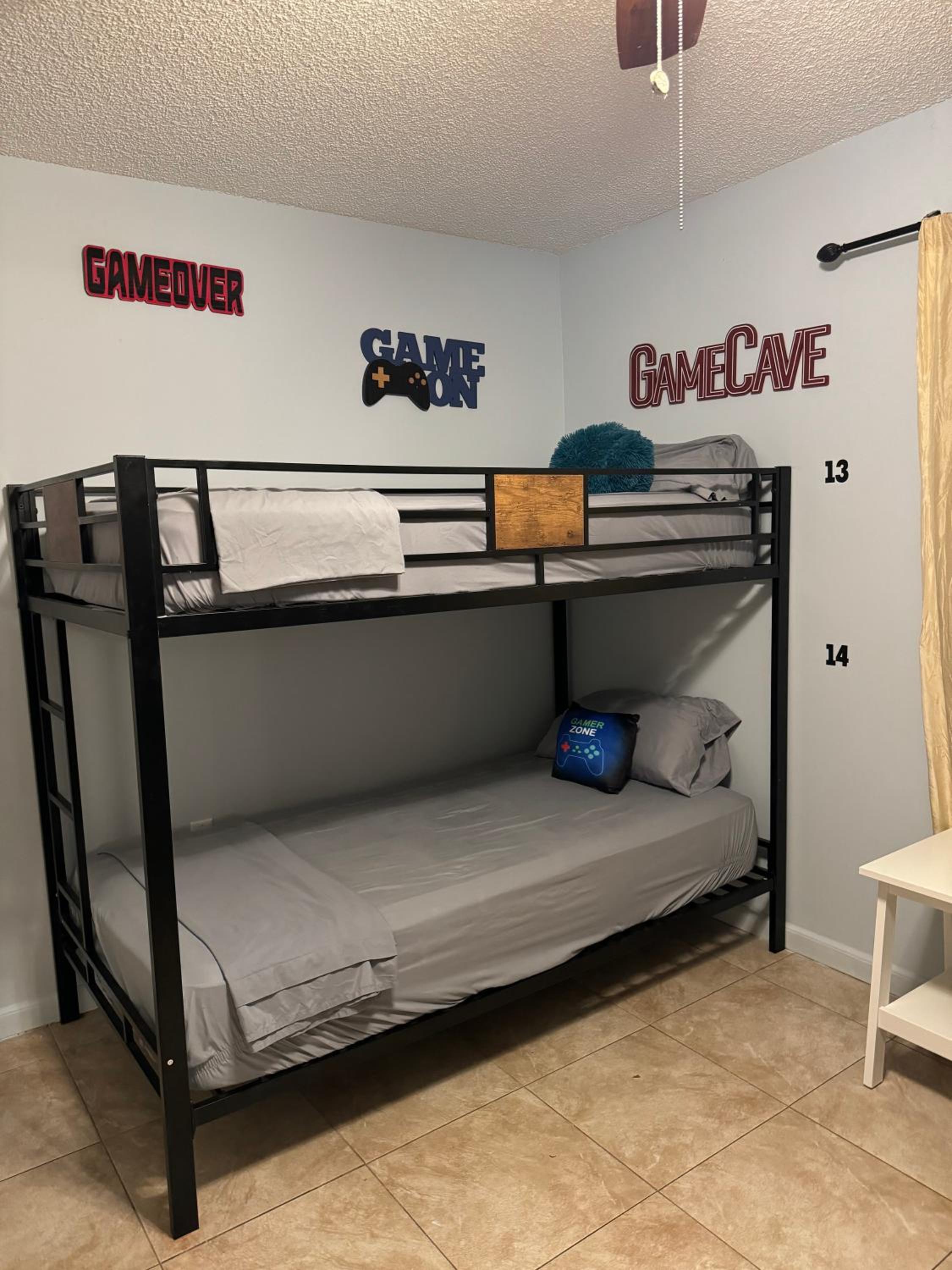 Bed in 4-Bed Mixed Dormitory Room photo 3