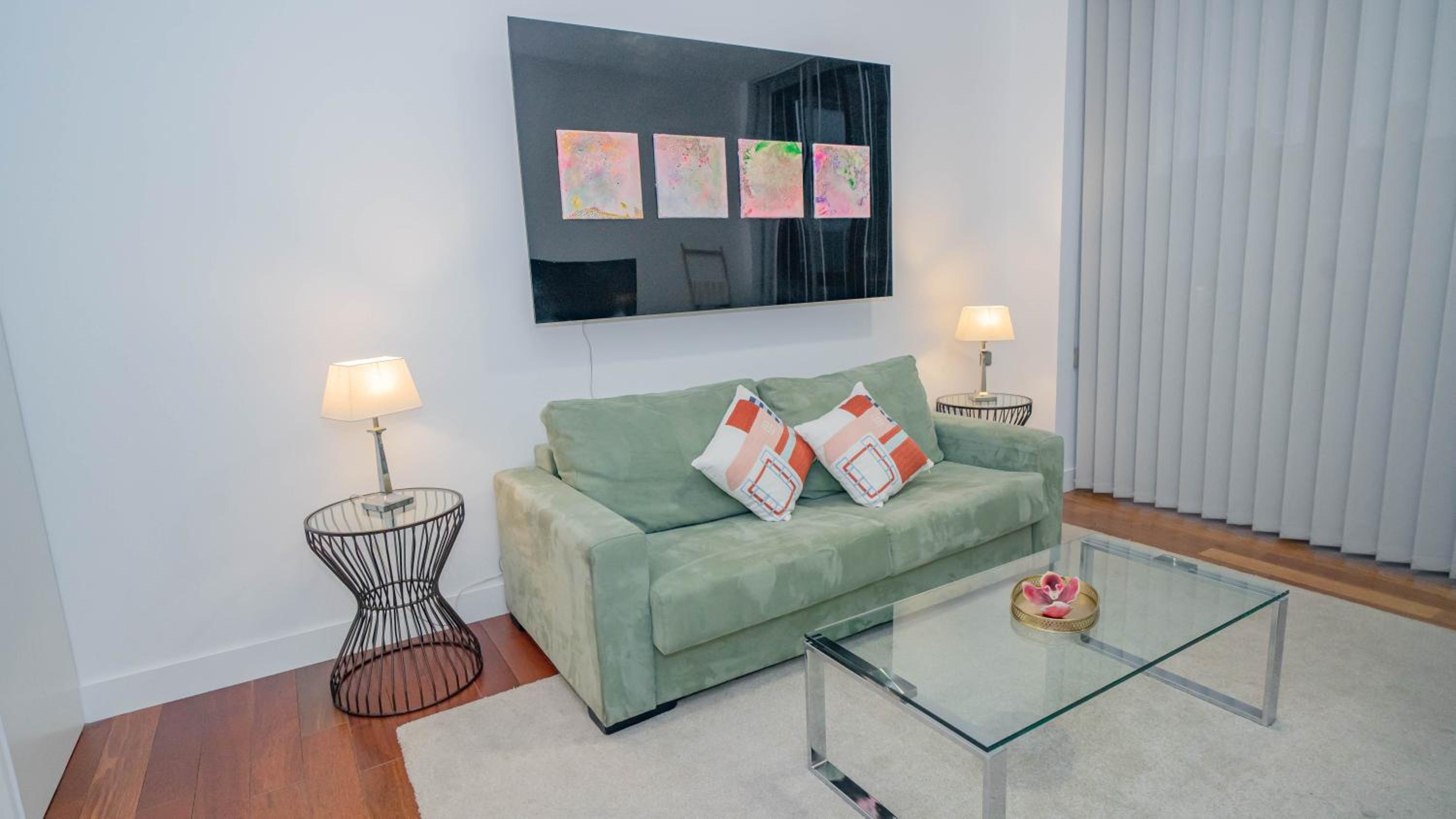Two-Bedroom Deluxe Apartment with Terrace photo 2