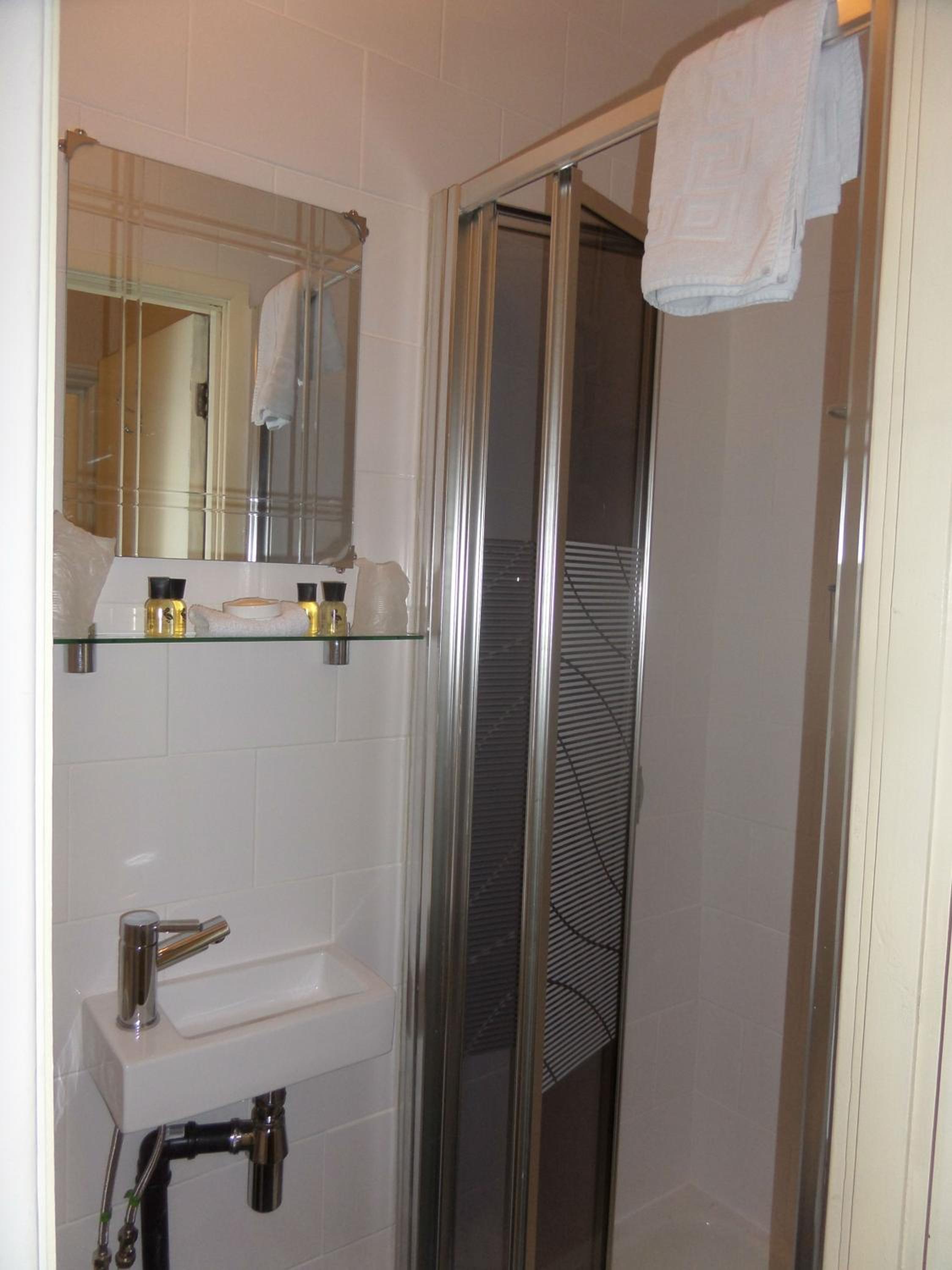 Double Room with Private External Bathroom photo 2