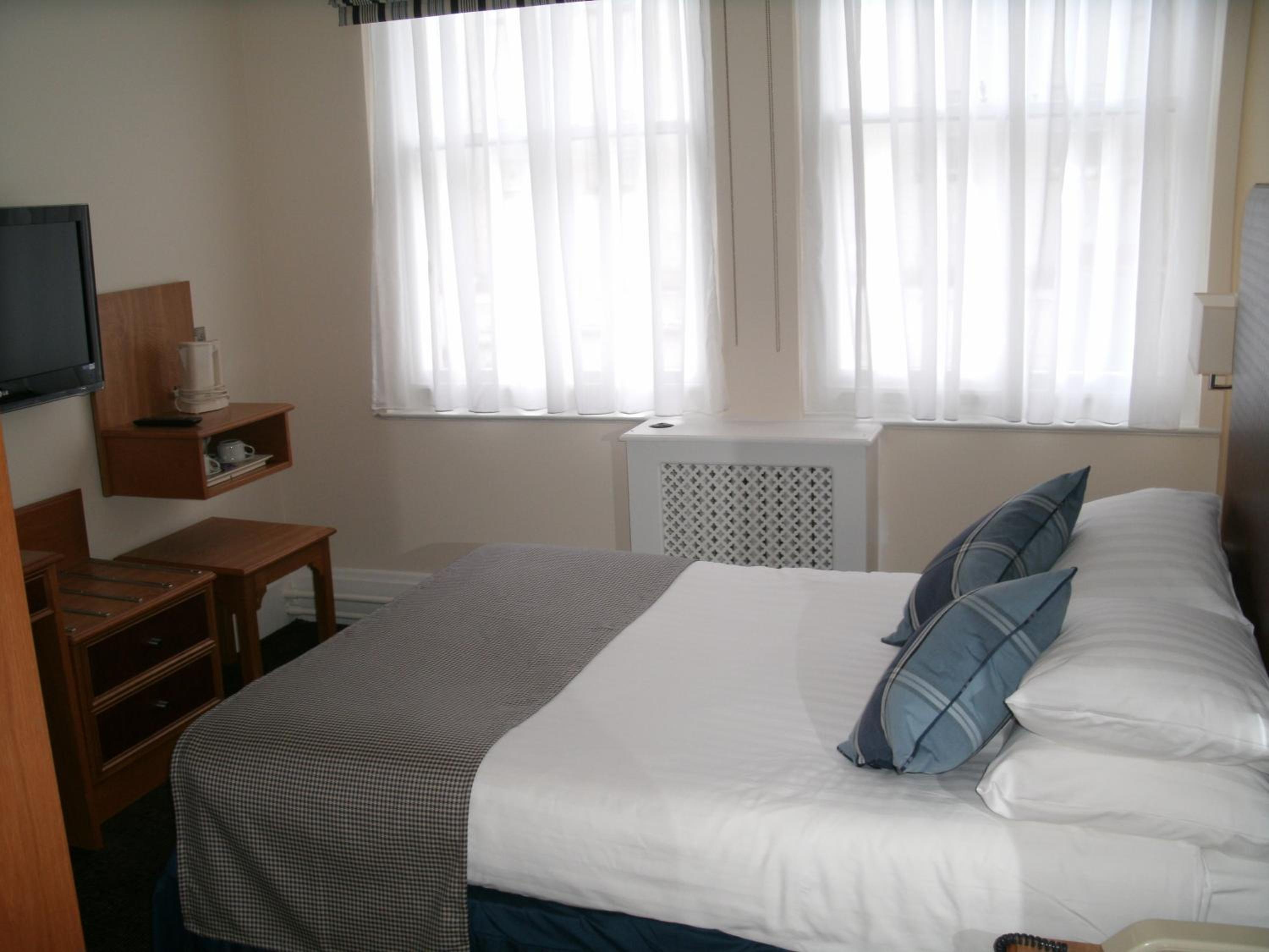 Budget Double Room photo 2