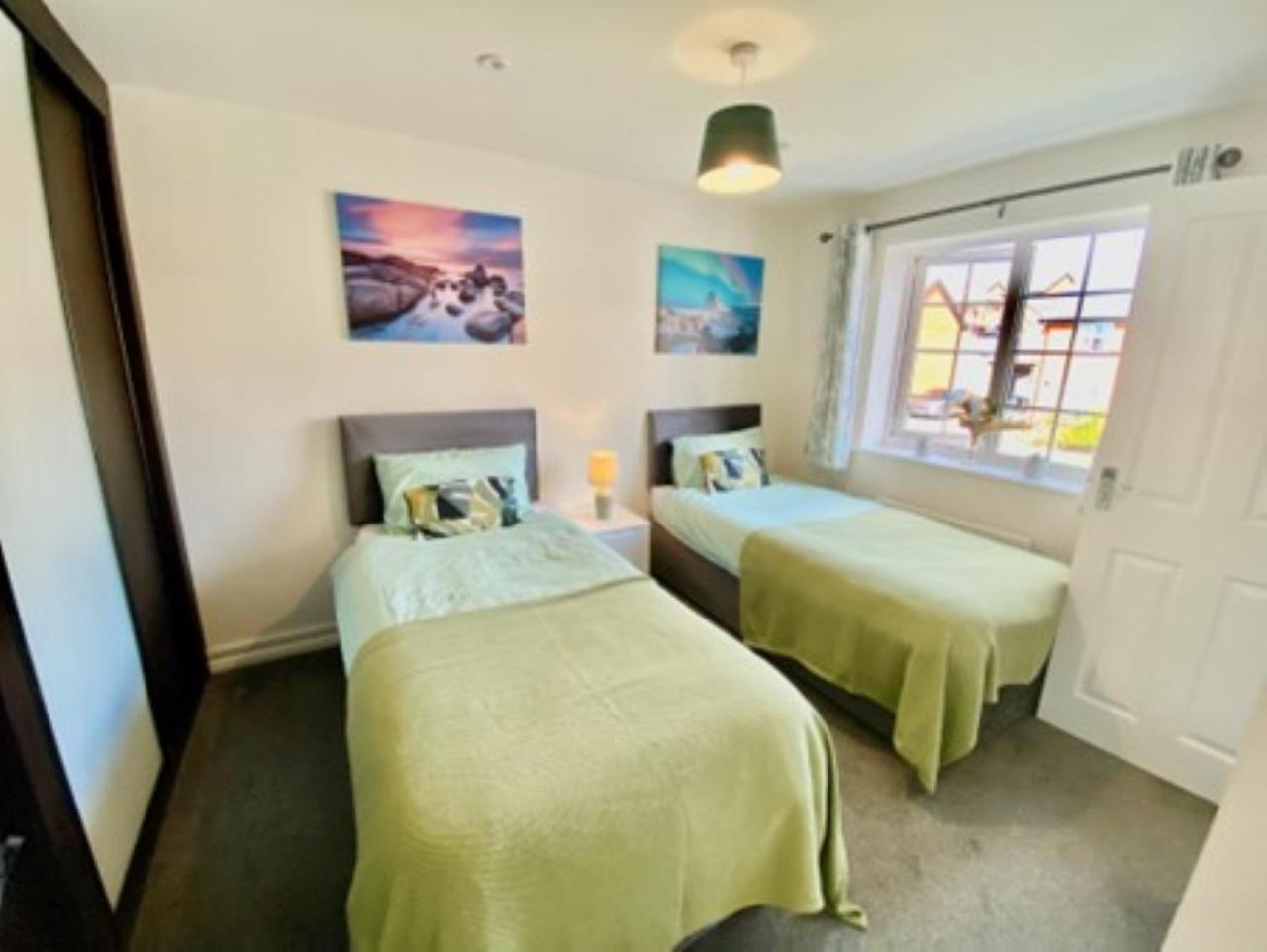 Three-Bedroom House photo 1