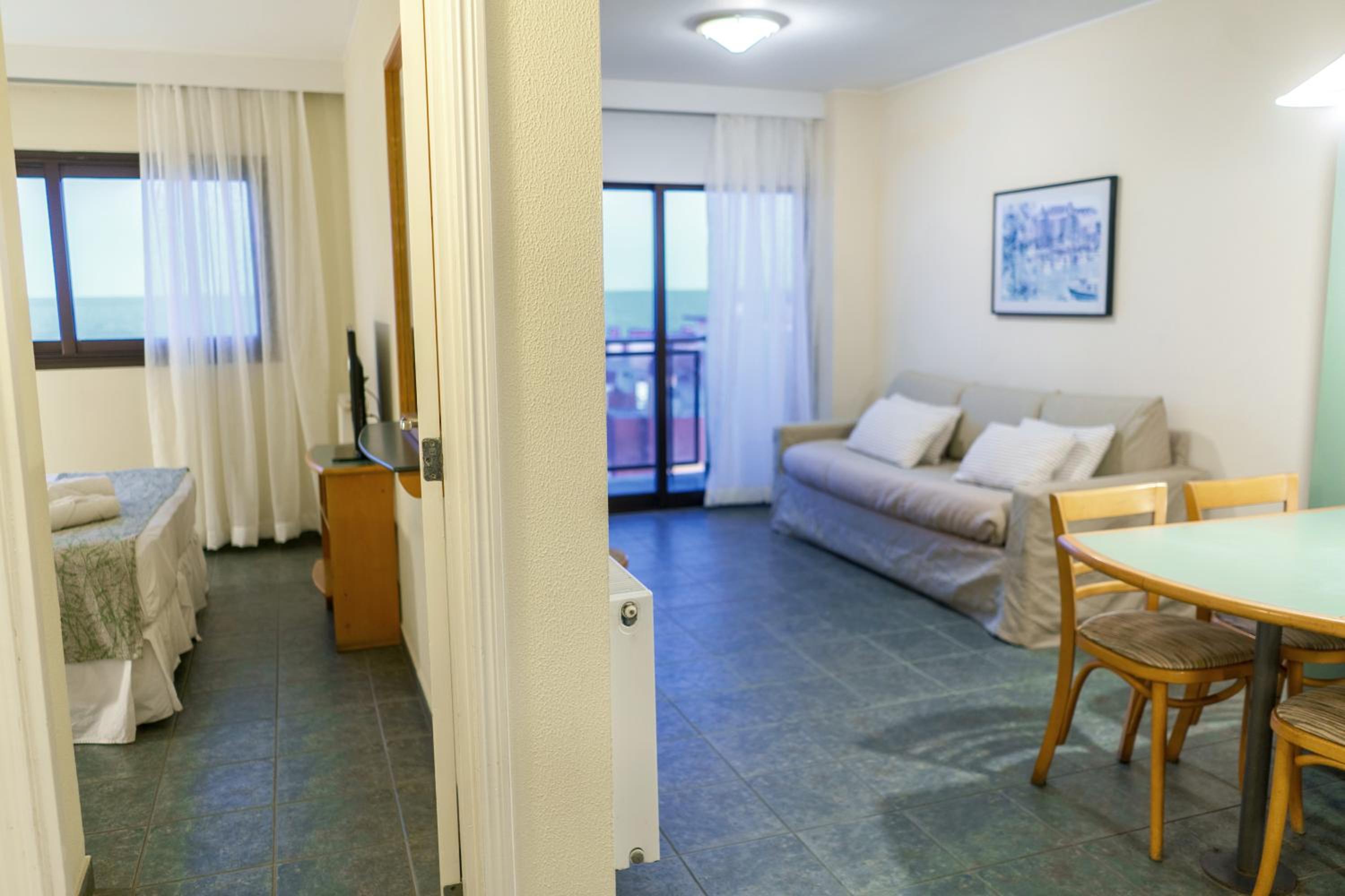 Deluxe One-Bedroom Apartment with Ocean View