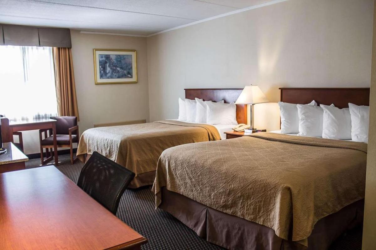 Queen room with 2 Queen Beds, Mobility Access, Roll-In Shower, Non-Smoking photo 2