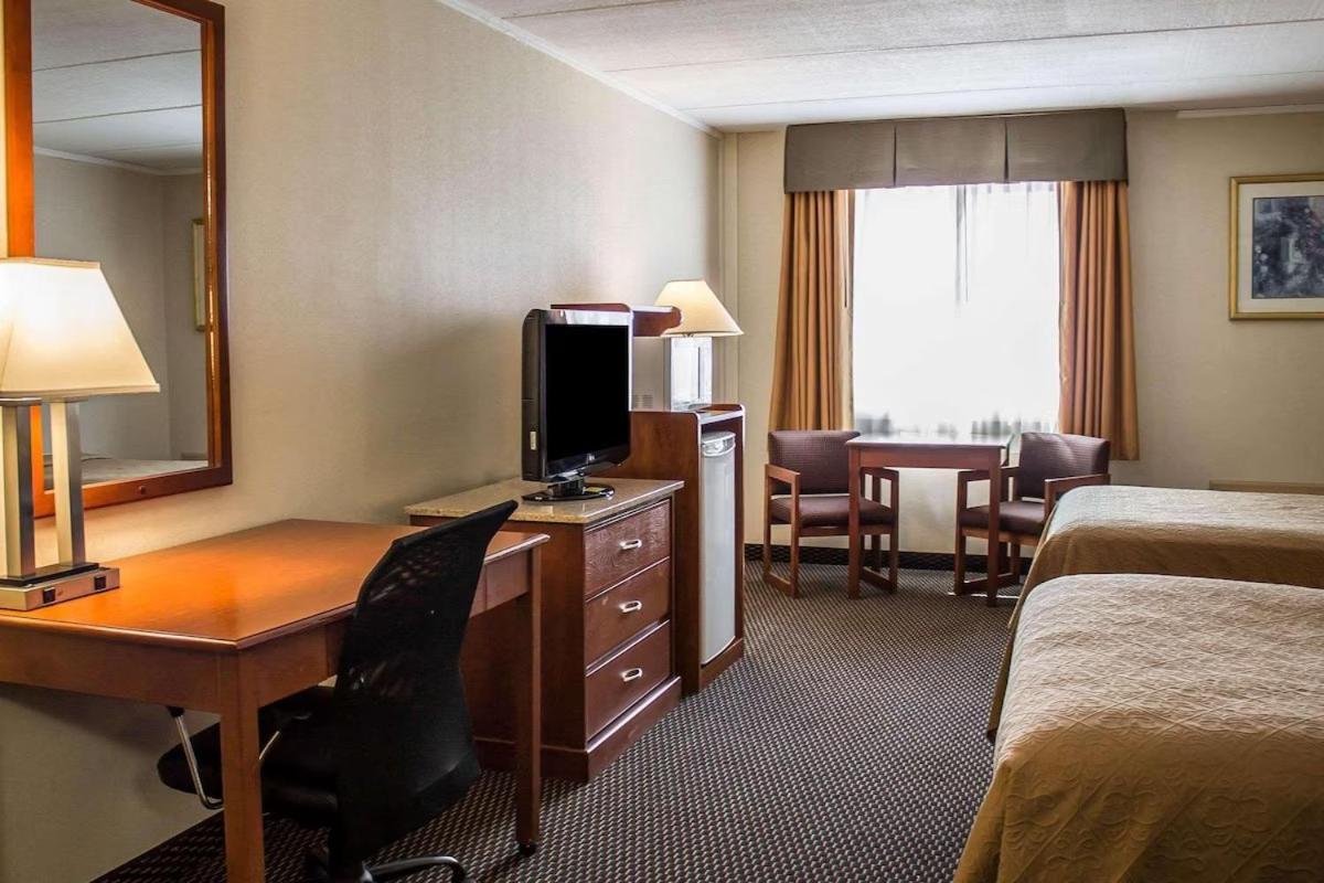 Queen room with 2 Queen Beds, Mobility Access, Roll-In Shower, Non-Smoking photo 1