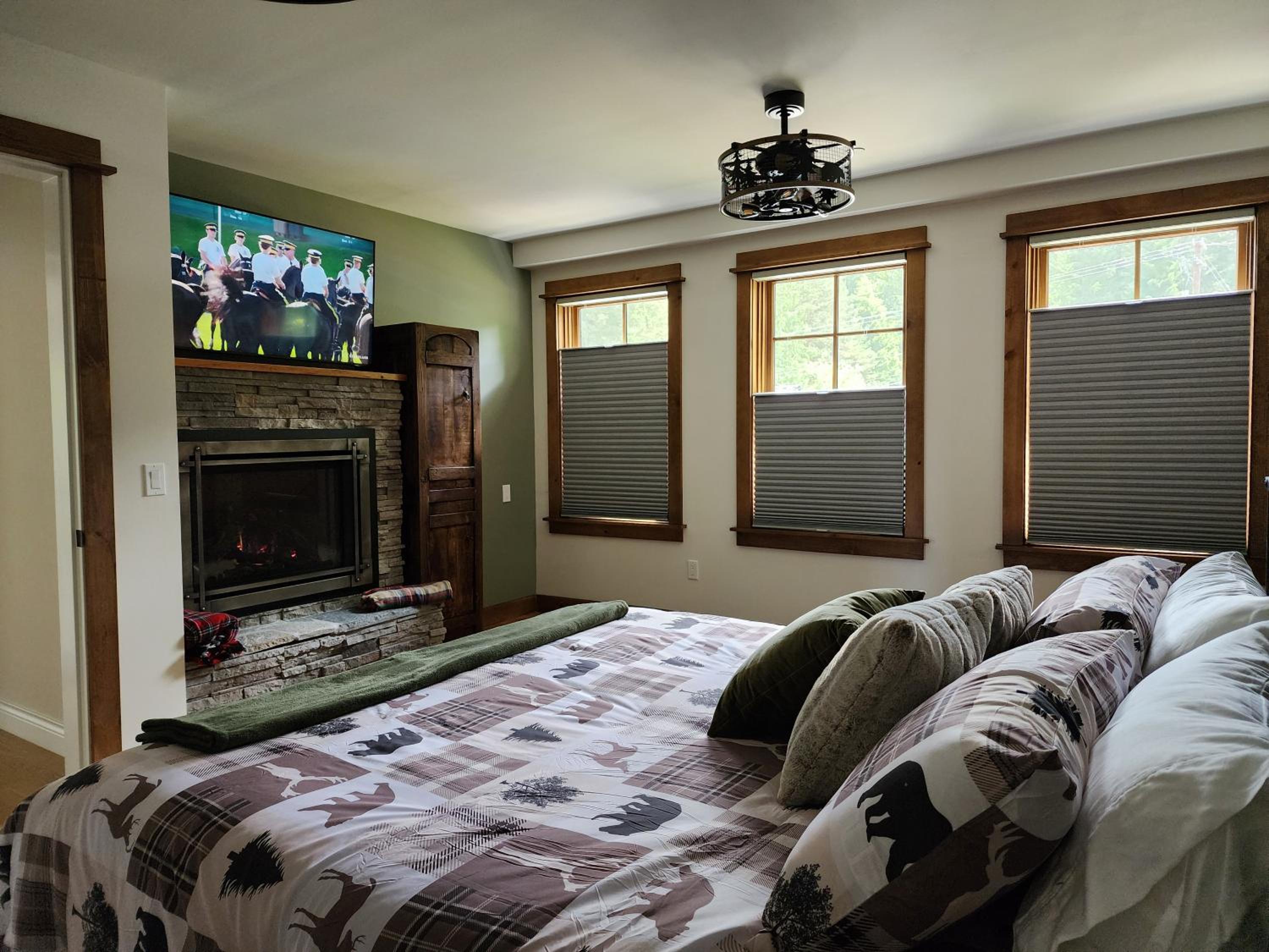 Five-Bedroom House photo 1