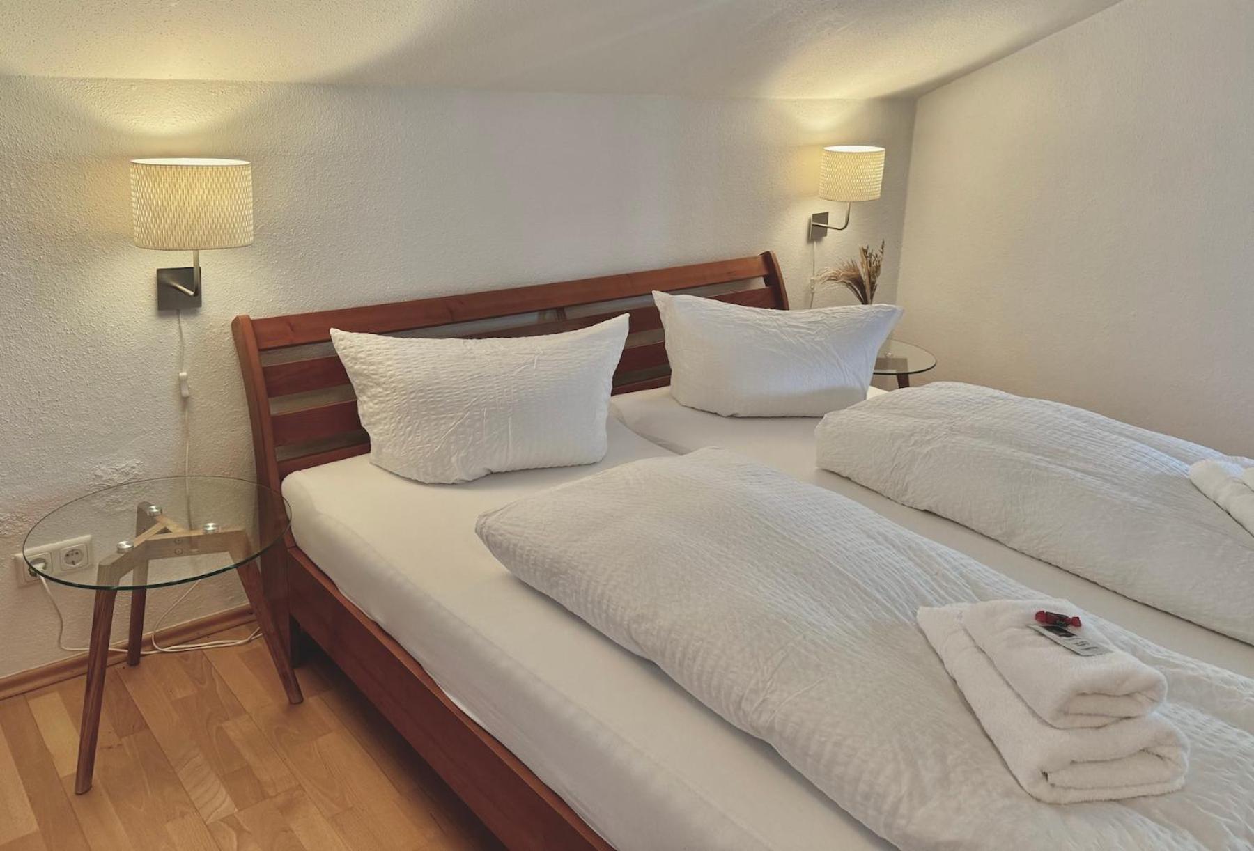 Junior Suite with Balcony - Photo 2