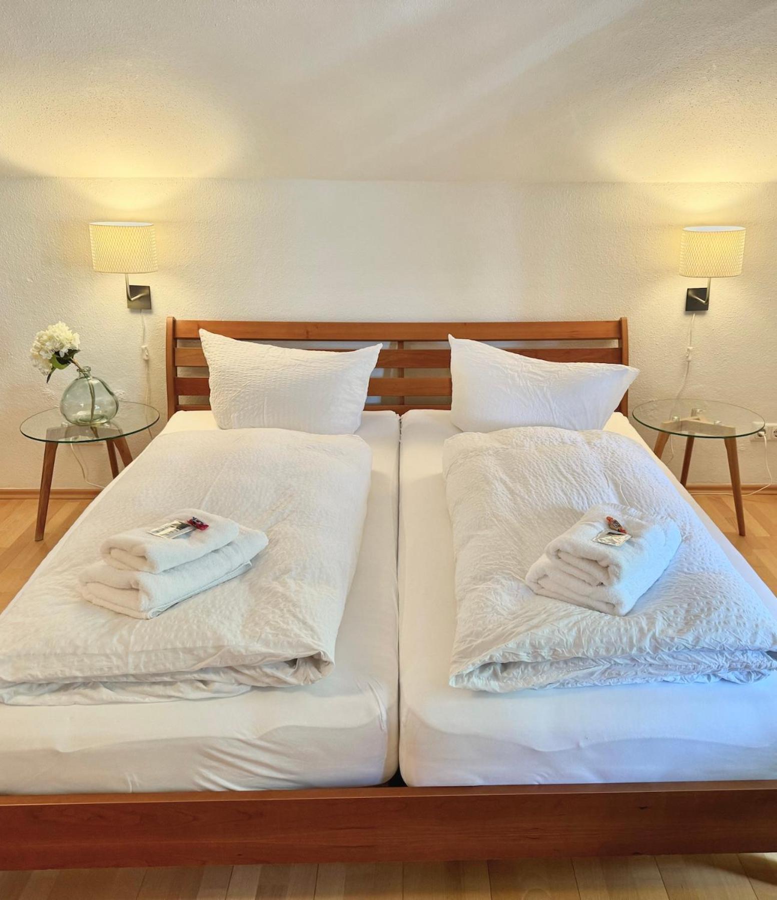 Junior Suite with Balcony - Photo 7